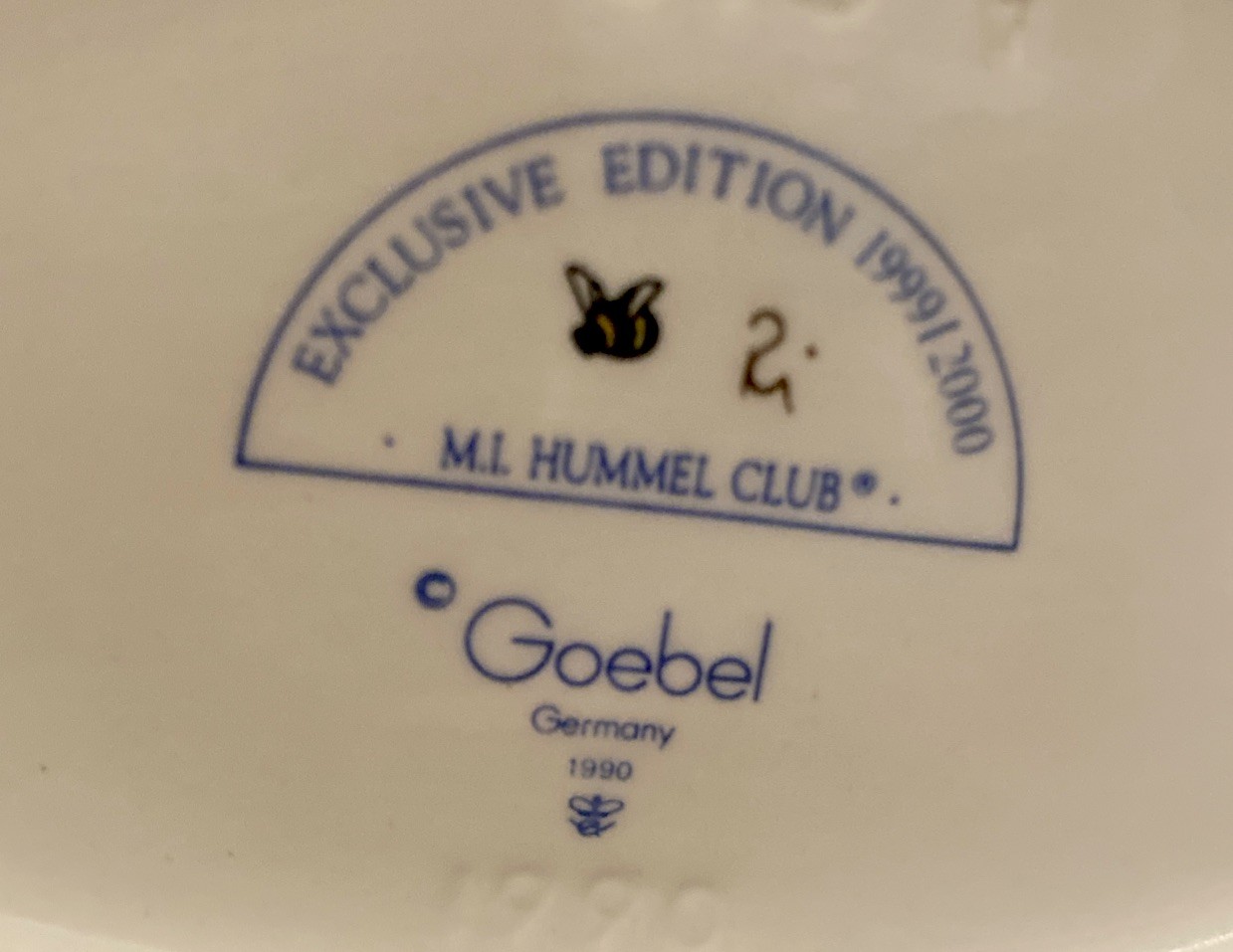VTG Goebel Hummel Private Conversation Figurine #615 Bee Signed TM2 4.5”