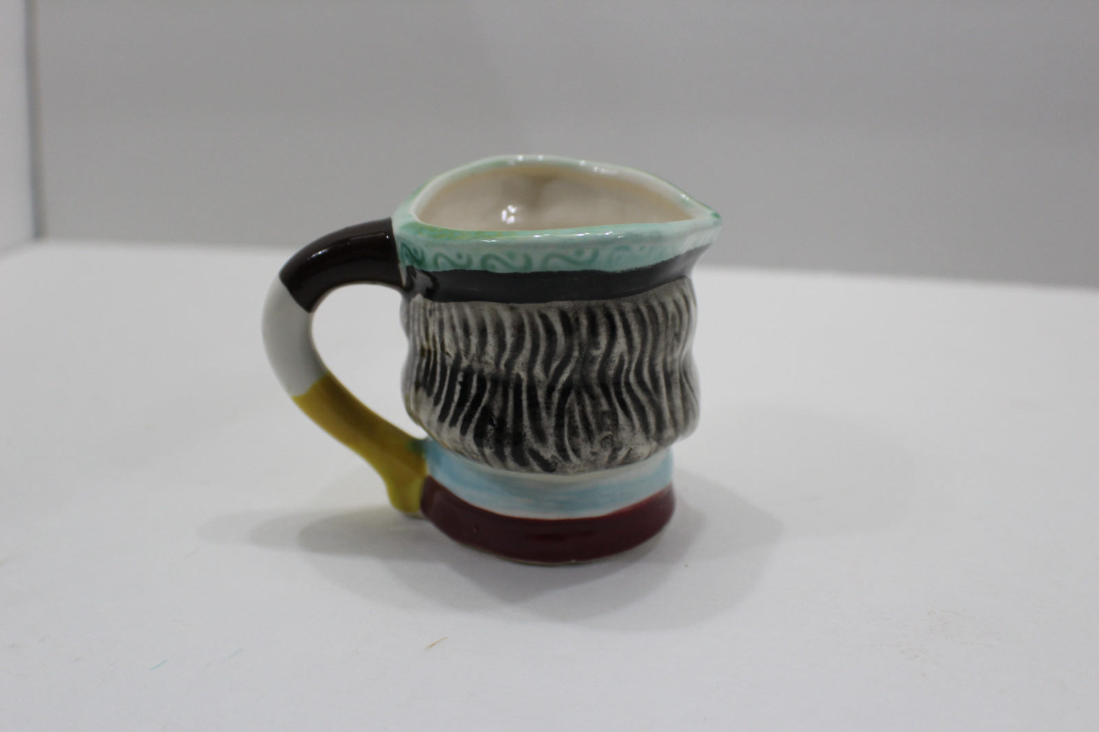Vintage UNBRANDED Little Face Mug Bowl Royal Doulton? Japanese? Toby?