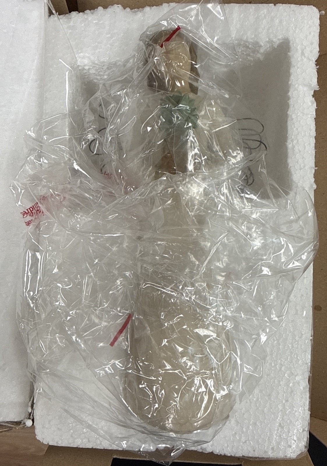 Willow Tree Welcoming Angel Demdaco by Susan Lordi Pineapple