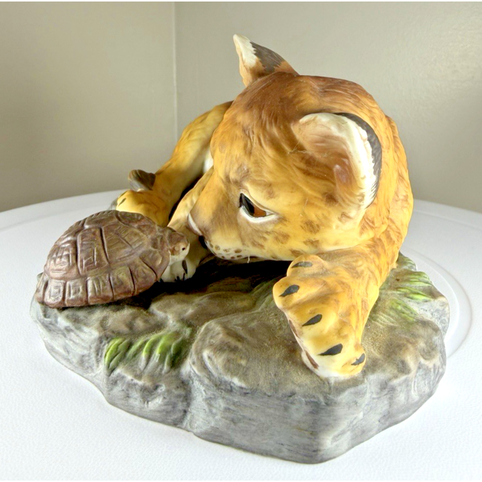 Homco 1985 Masterpiece Porcelain Cheetah Lion Cub Figurine Vintage Sculpture