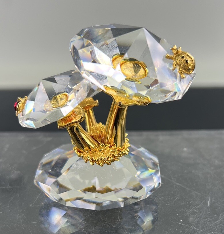 Swarovski Trimlite Med. Mushroom Bunch w/ Ladybug Crystal Gold Tone 80’s Retired