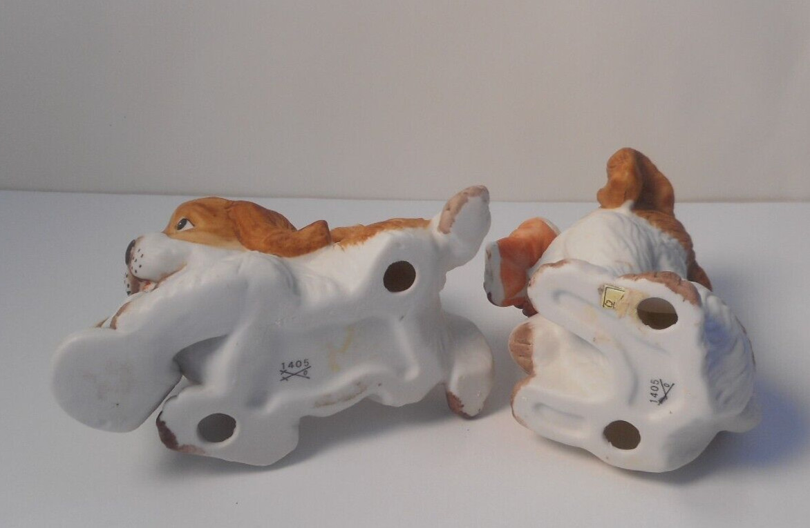 Two Vintage HOMCO Porcelain Cocker Spaniel Puppies w/ Shoes Figurine #1405
