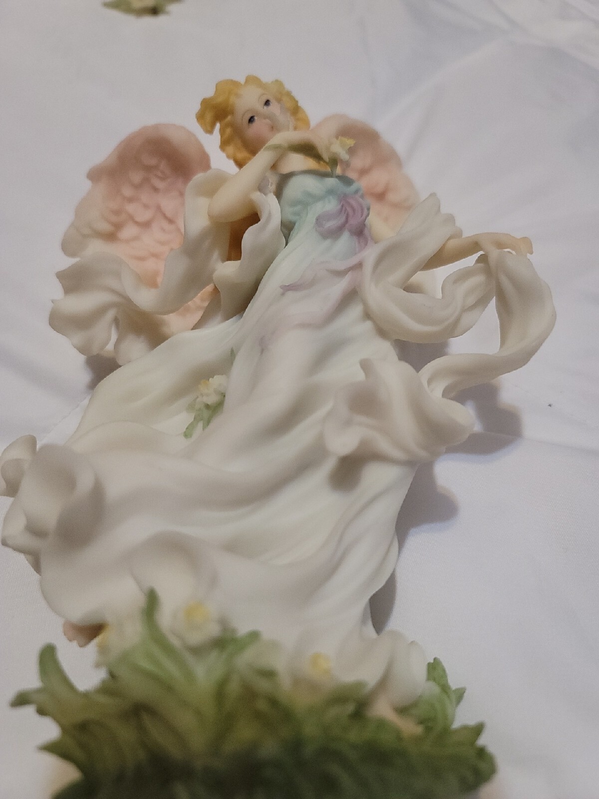 Victoria Embrace Life Seraphim Classics Heaven on Earth Item # 81664