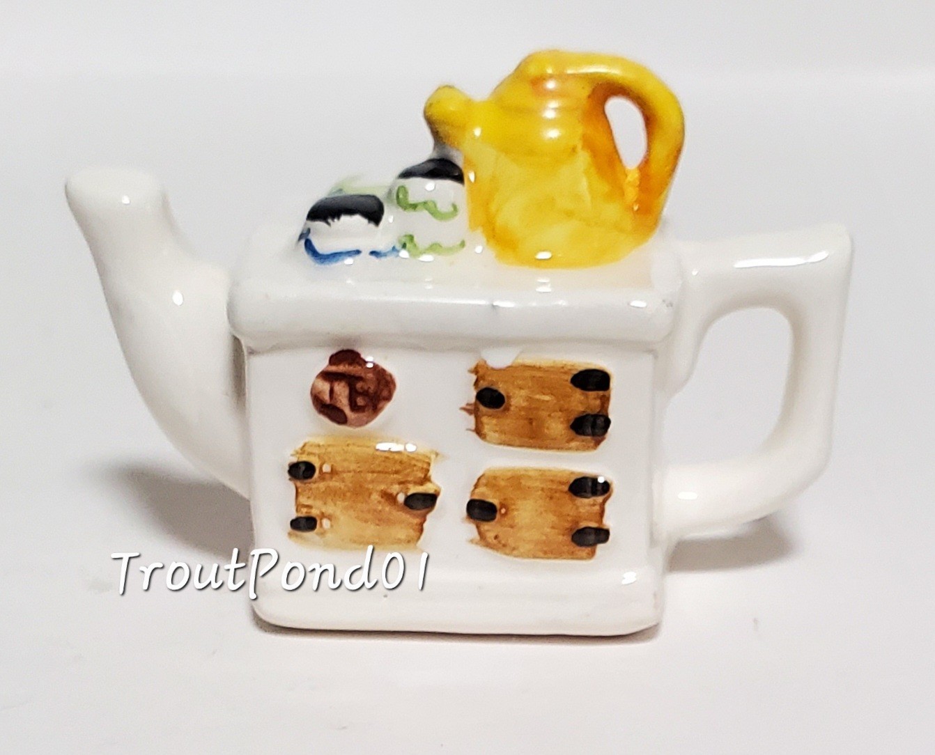 Lot 10 Red Rose Mini Ceramic Teapots Time for Tea Roseville Inventions 1996-99