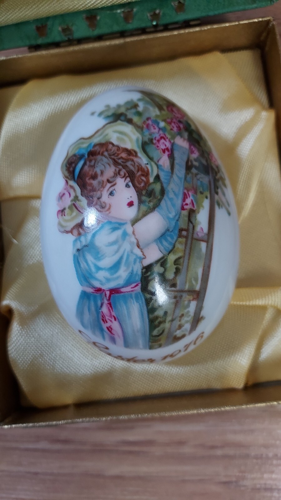 Royal Bayreuth Porcelain China Egg Easter 1976 Woman And Flowers Germany Vintage