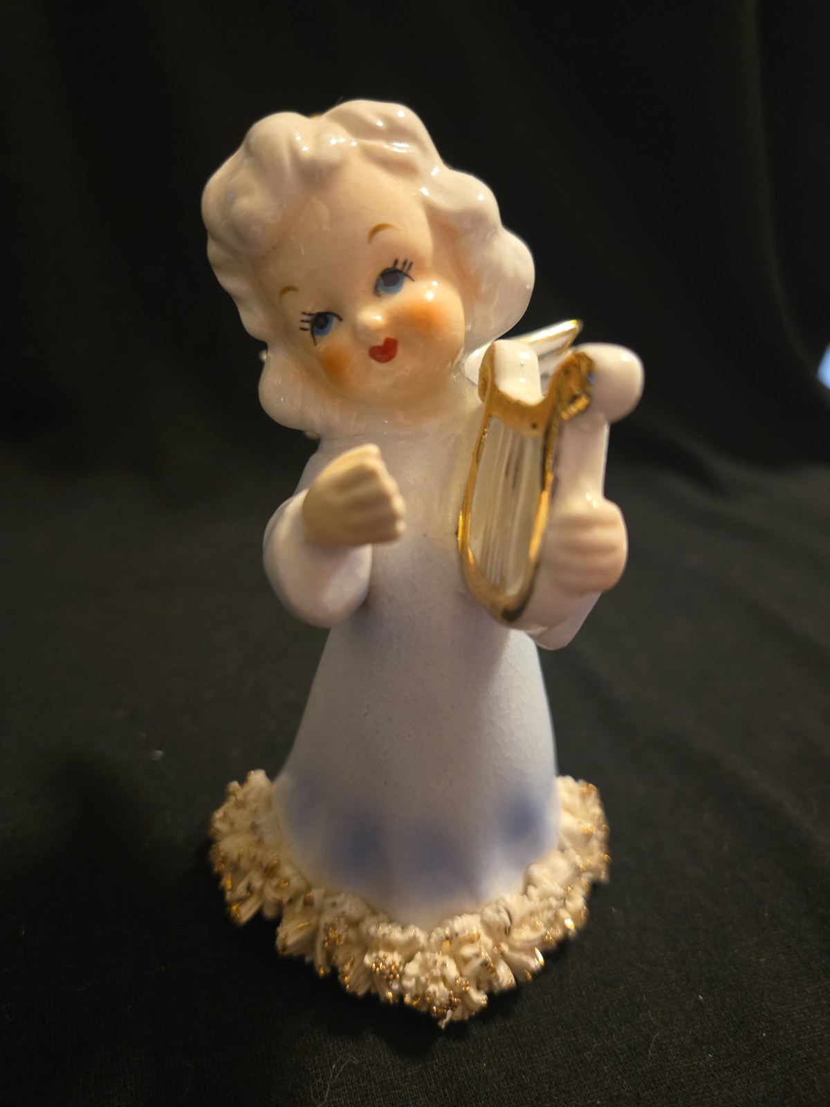 Porcealine Angle with Harp