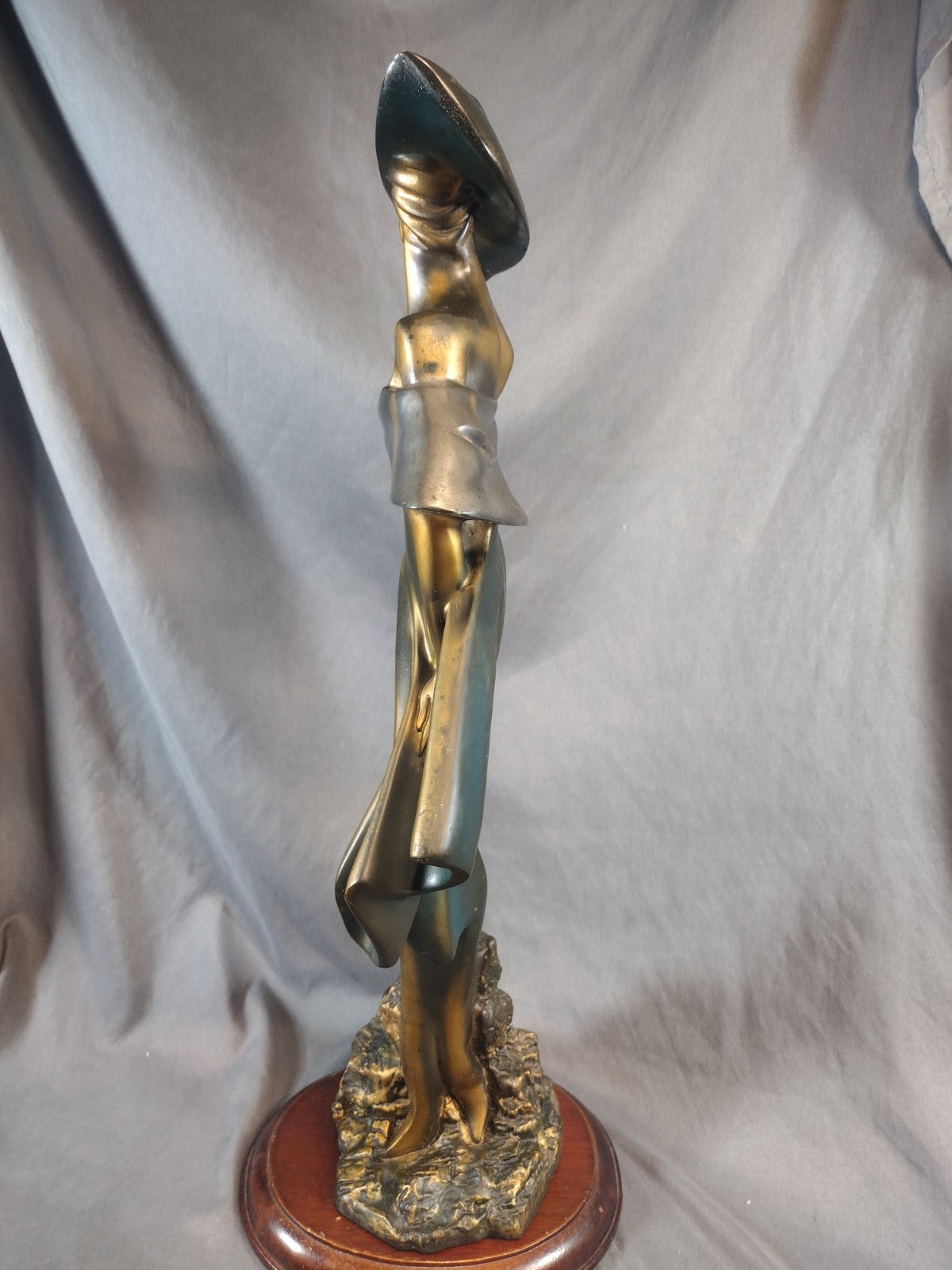 Vintage 19″ Art Deco Lady Sculpture Painted Statue Breeze Windy Day Durastone