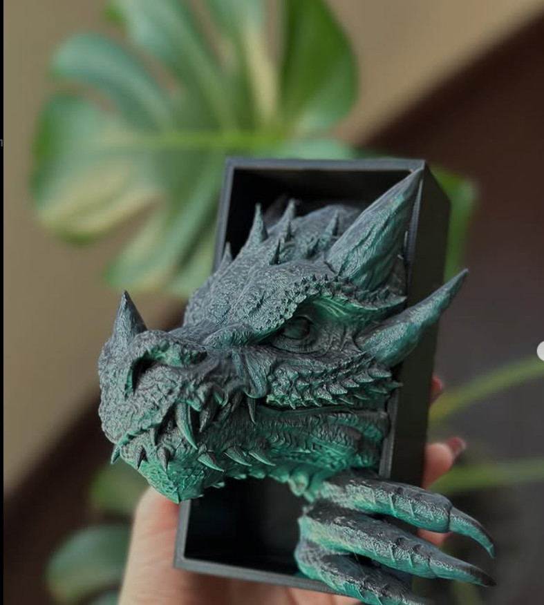 Dragon-Chameleon – keeper of stories, master of transformations 🐉
