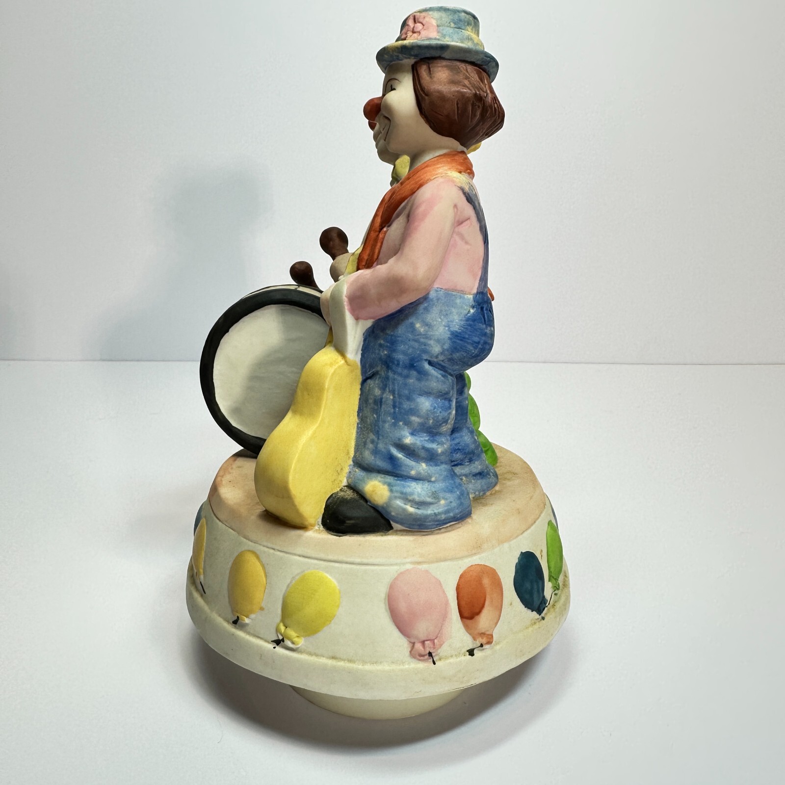 Vintage HIMARK Figurine “Send In The Clowns” Ceramic Music Revolving 8.5 inches