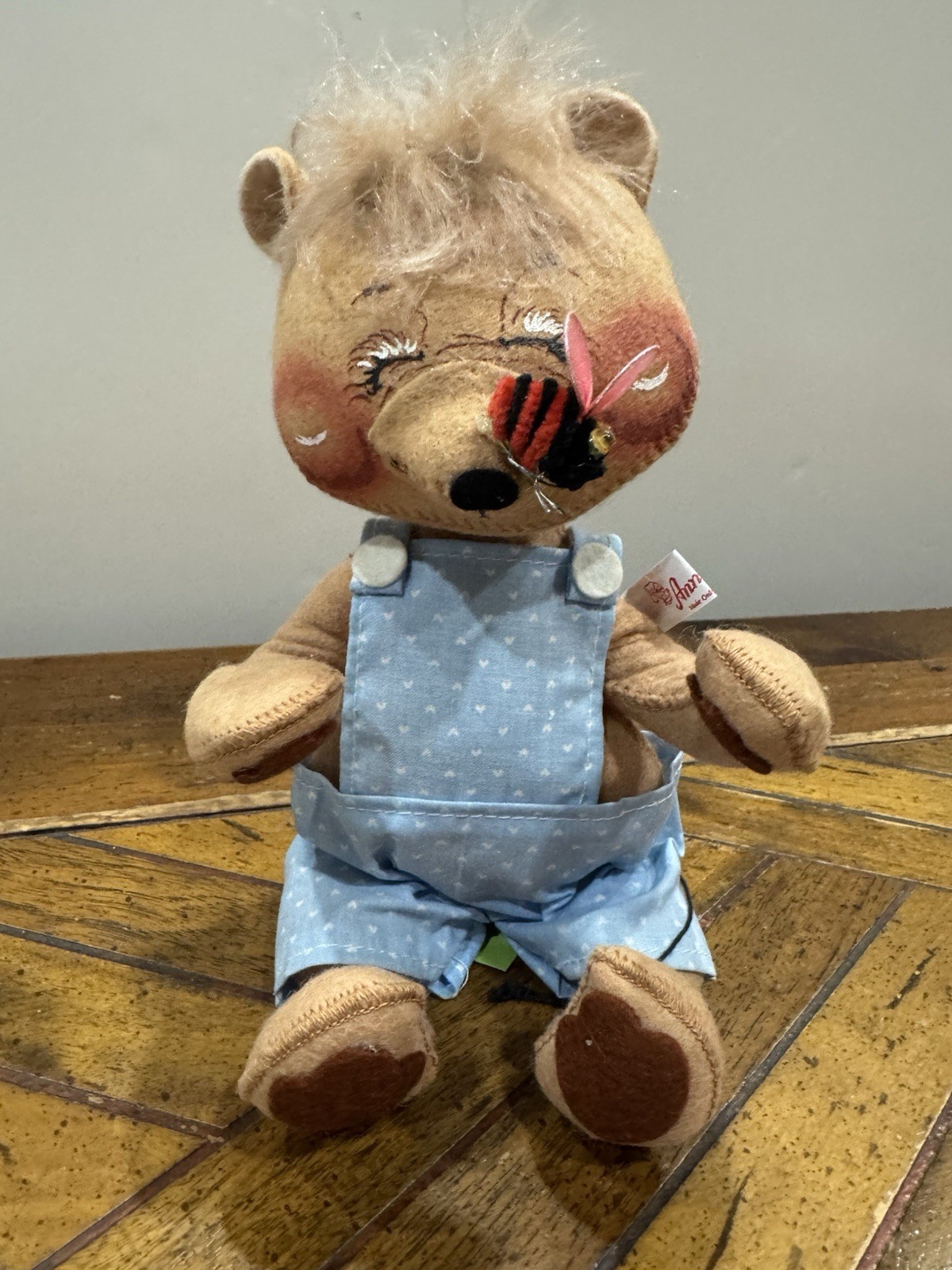 Annalee 11” 1984 Bear With Red Bee