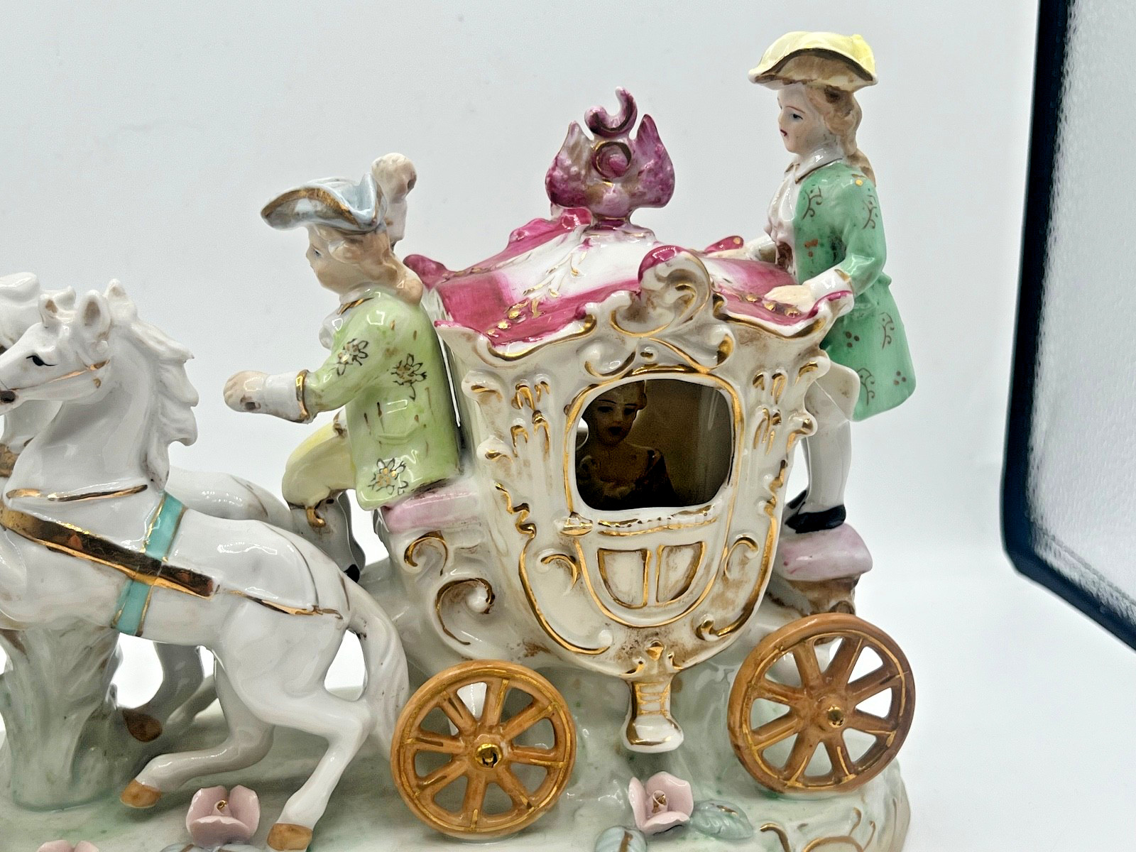 Vintage 1950s Victorian Horse and Carriage Porcelain Ceramic Figure White Gold