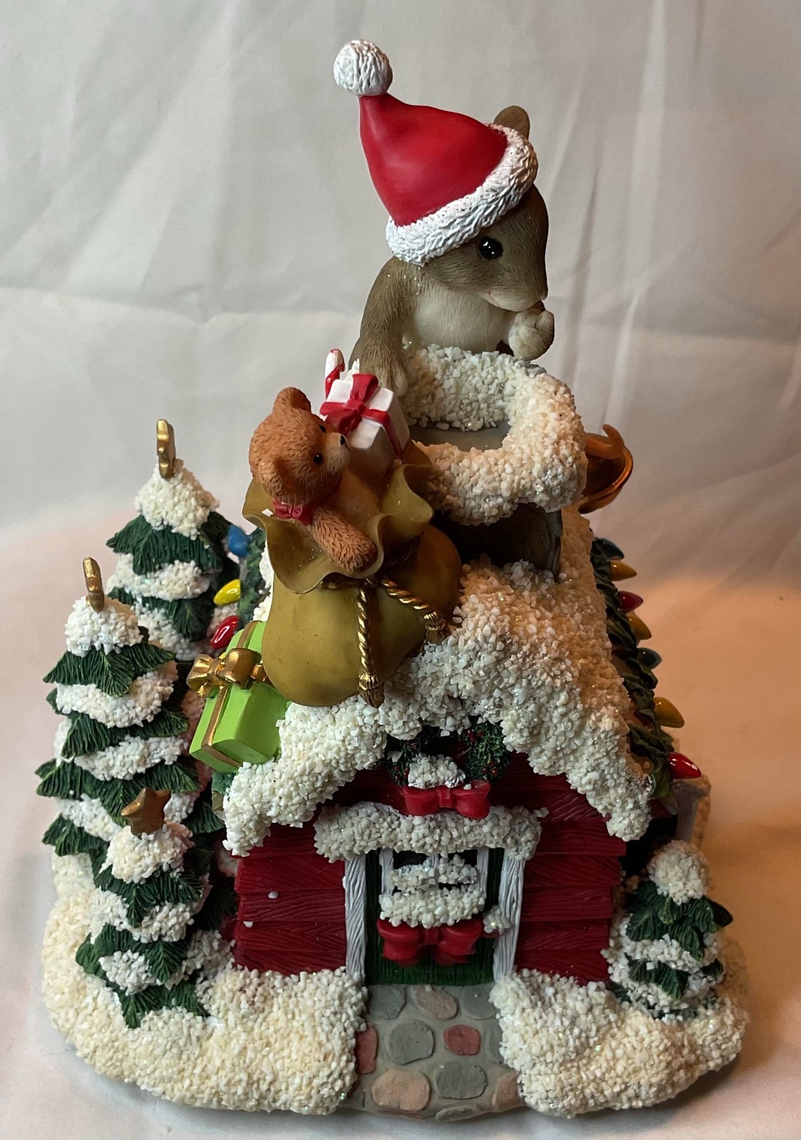 Charming Tails – “Here Comes Santa Clause” – 87/121 * RARE MUSICAL PIECE *