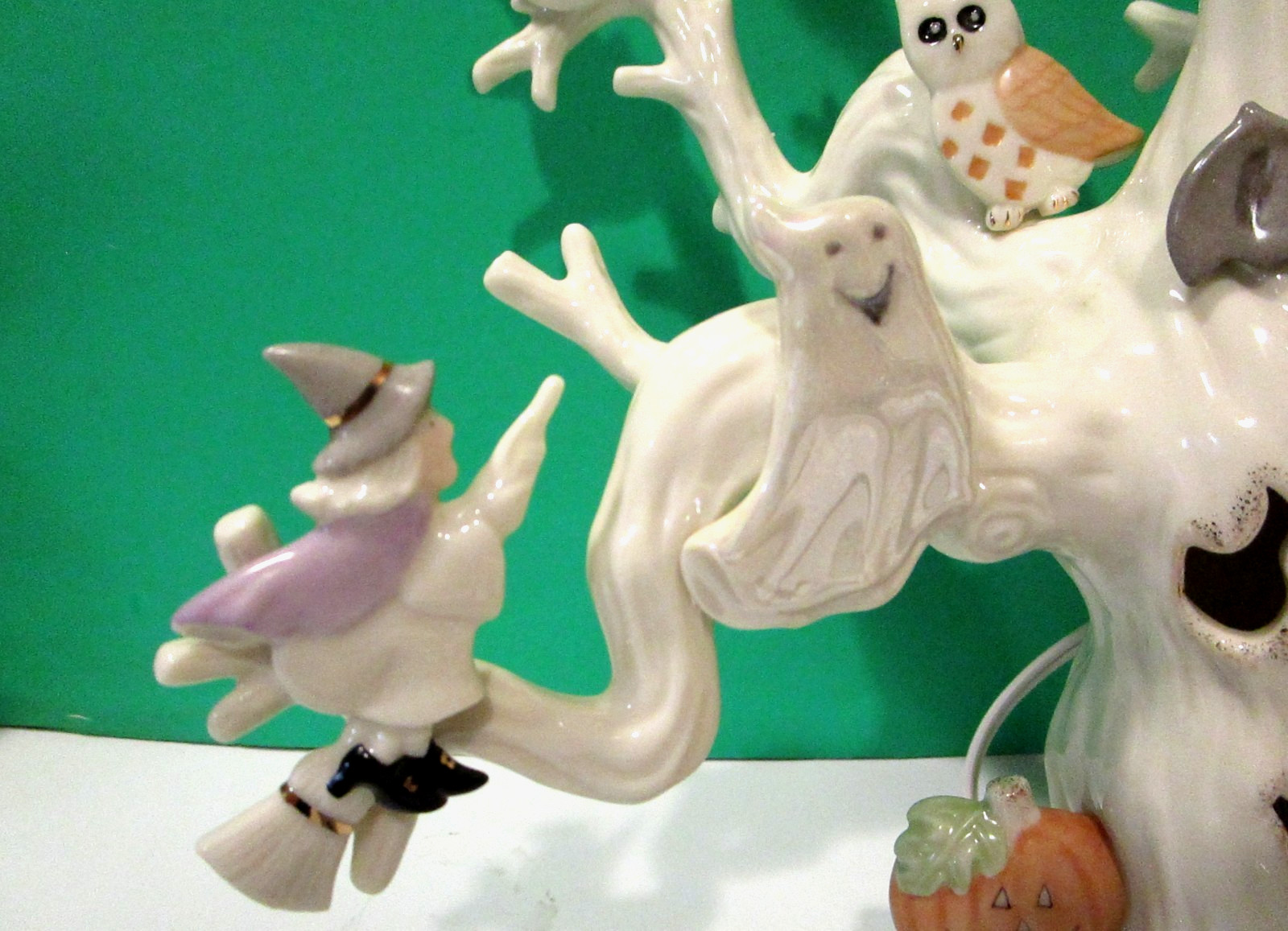 LENOX HAUNTED HALLOWEEN Lighted TREE — 2005 — — New in Box with COA