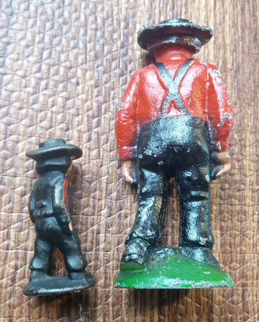 Vtg. 4 1/4″ & 2″ Tall Amish Farmers Cast Iron Metal Figurine Walking