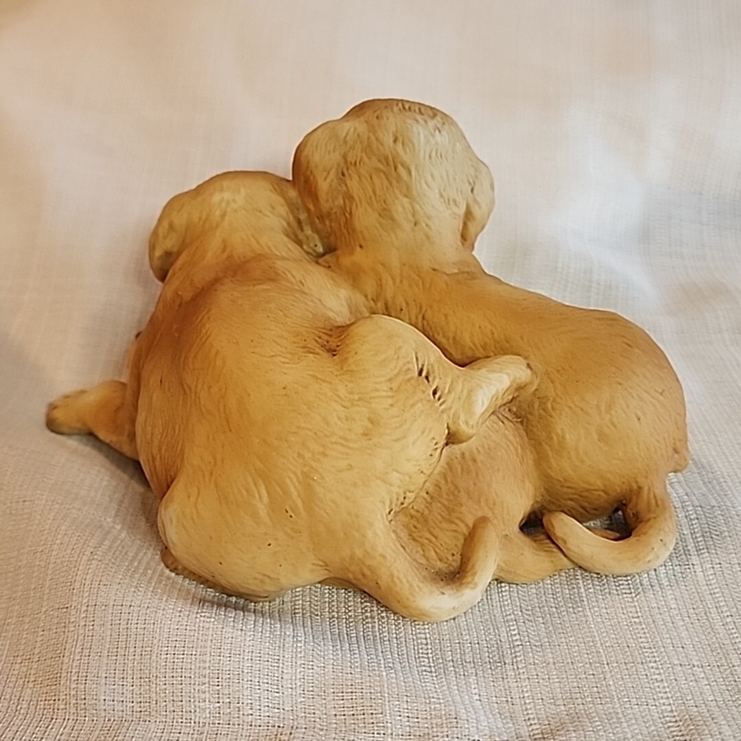 HOMCO 1987 Retriever Puppies Porcelain Figurine Puppy Dog