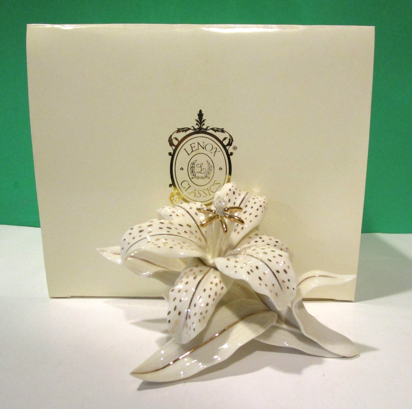 LENOX Classic Ivory LILY — — Garden Flower sculpture — — NEW in BOX