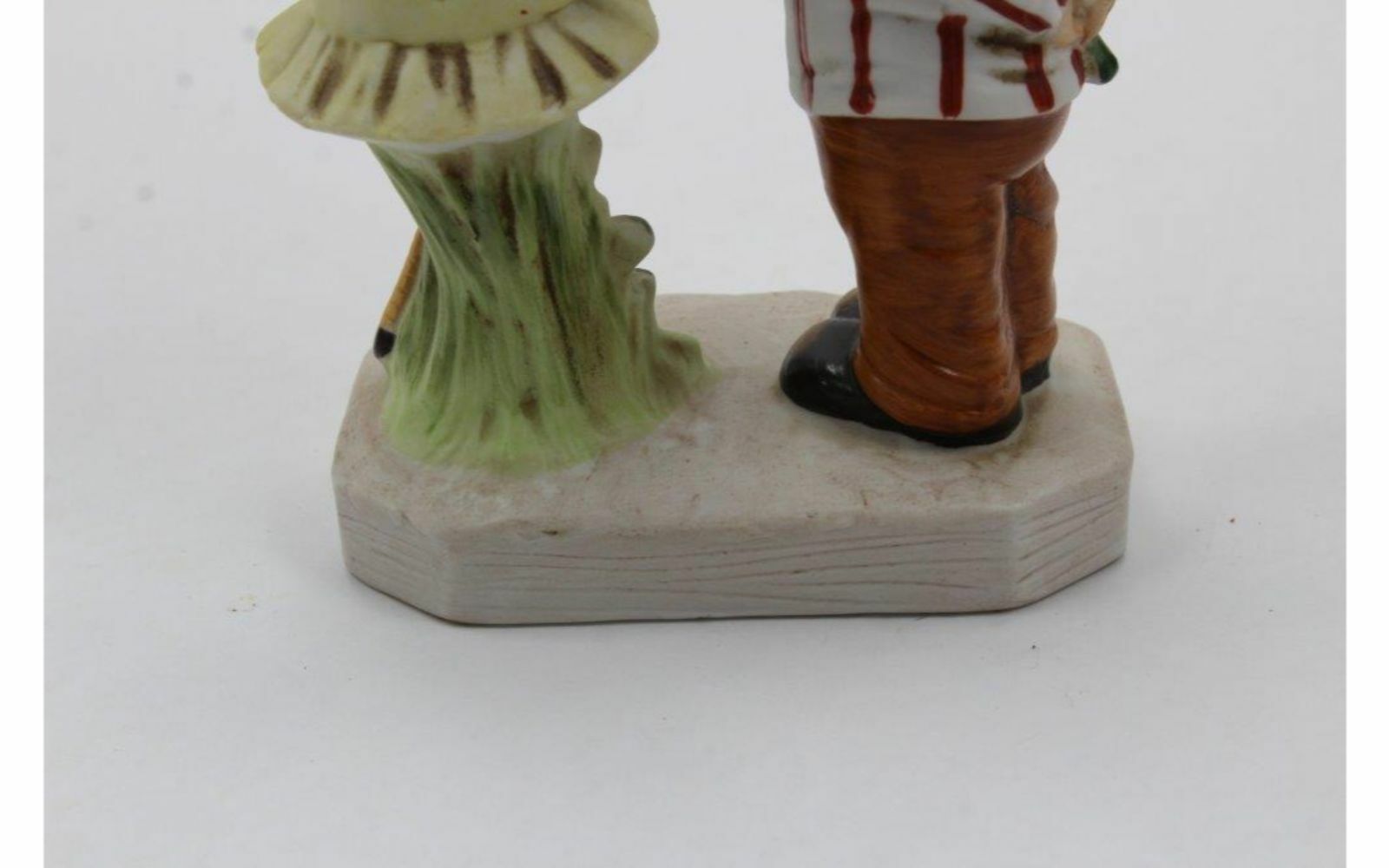 Gorham Moppets 1971 Boy Girl Love Flowers Gift Surprise Kiss Figurine 6.5″ tall