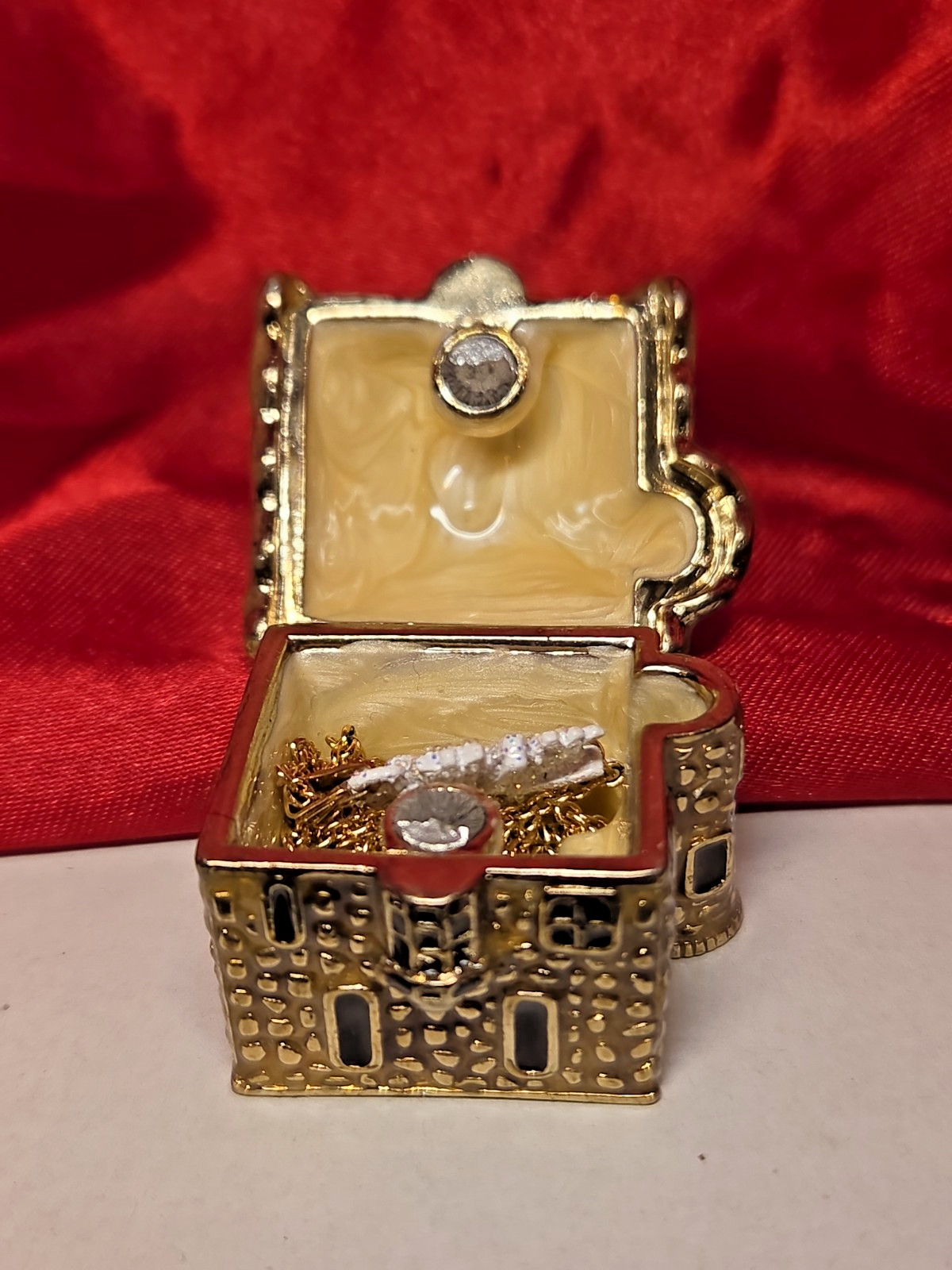 STUNNING MONET 2008 Miniature Porcelain Hinged Church Keepsake Box w/Necklace