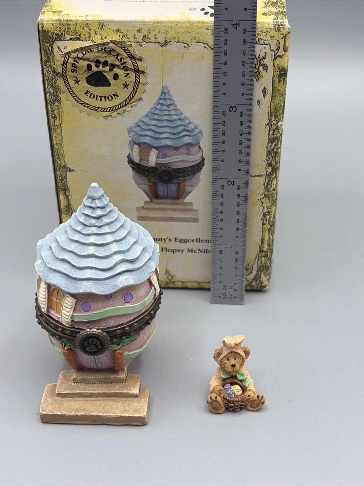 Boyd’s Bears Treasure Box Aunt Bunny’s Eggcellent Abode with Flopsy McNibble