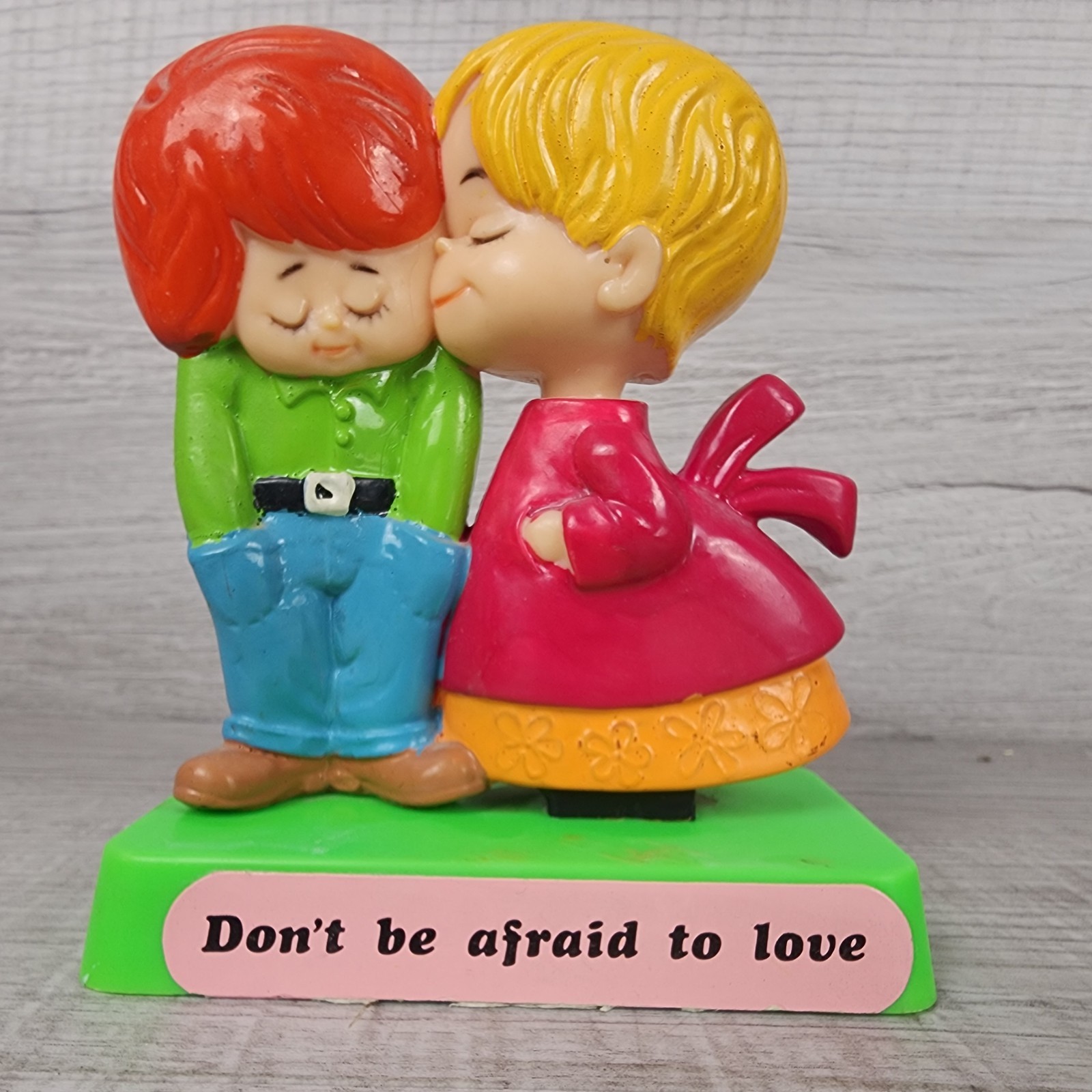 Vintage 1971 Berries Don’t Be Afraid Of Love Couple Retro 5″ Figurine Kitsch 403
