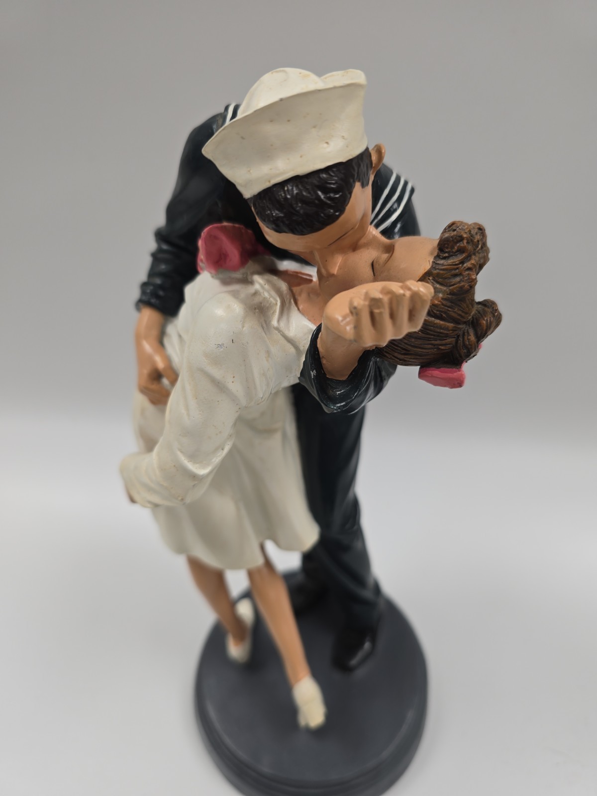 World War 2 Victory At Times Square The Kiss Navy Sailor With Nurse Statue 12″