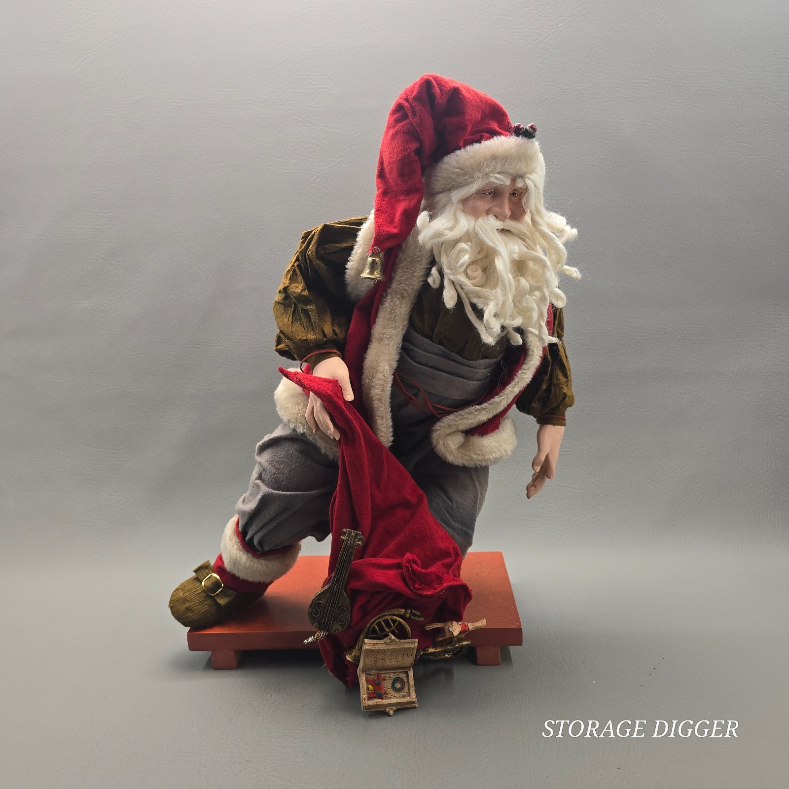 Vintage Christmas Holiday Santa Claus Figurine 19.5″ Tall, Made in Philippines