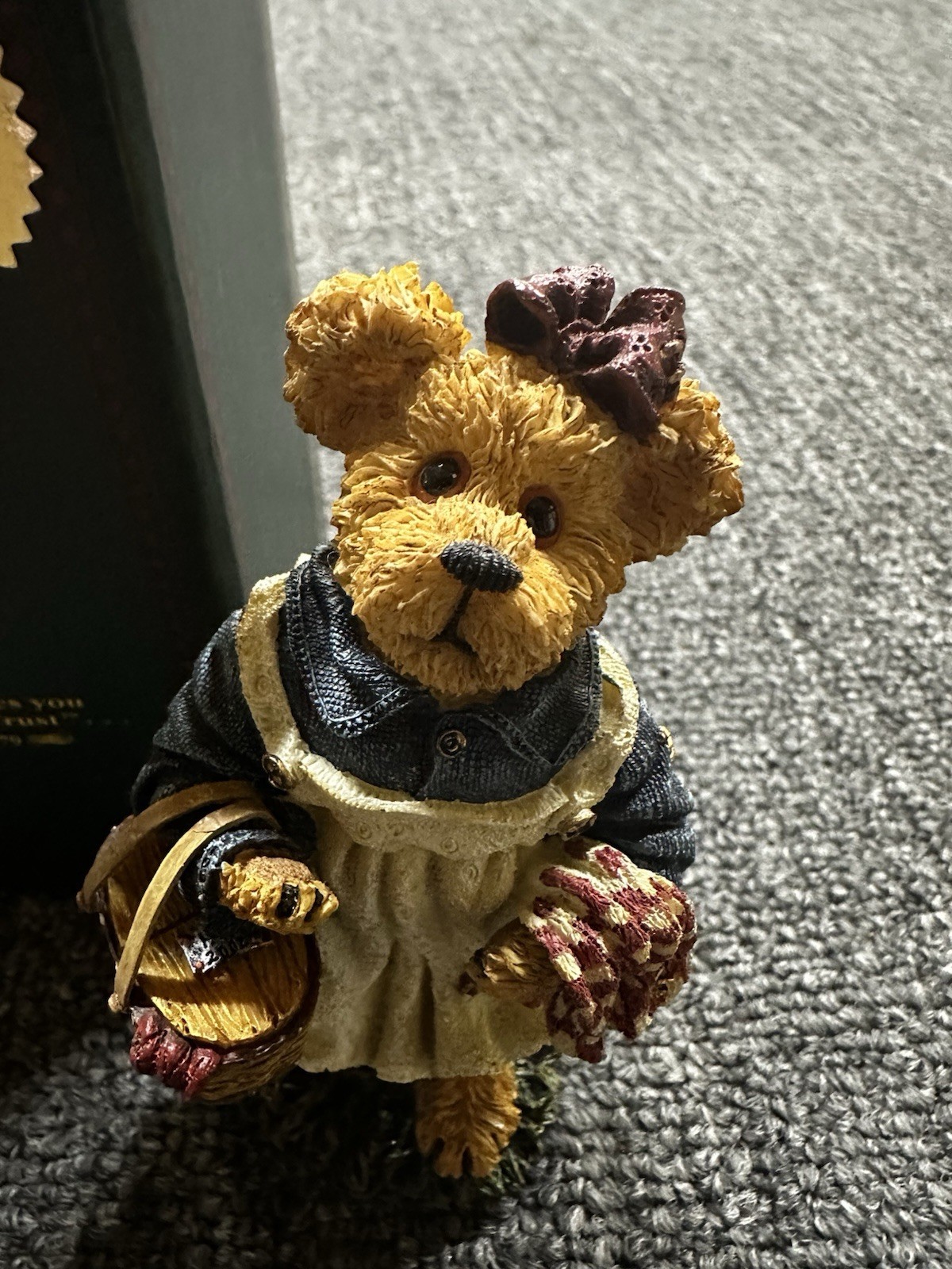 Boyds Bears Molly B. Berriweather Teddy Bears Picnic Bearstone Collection 2002