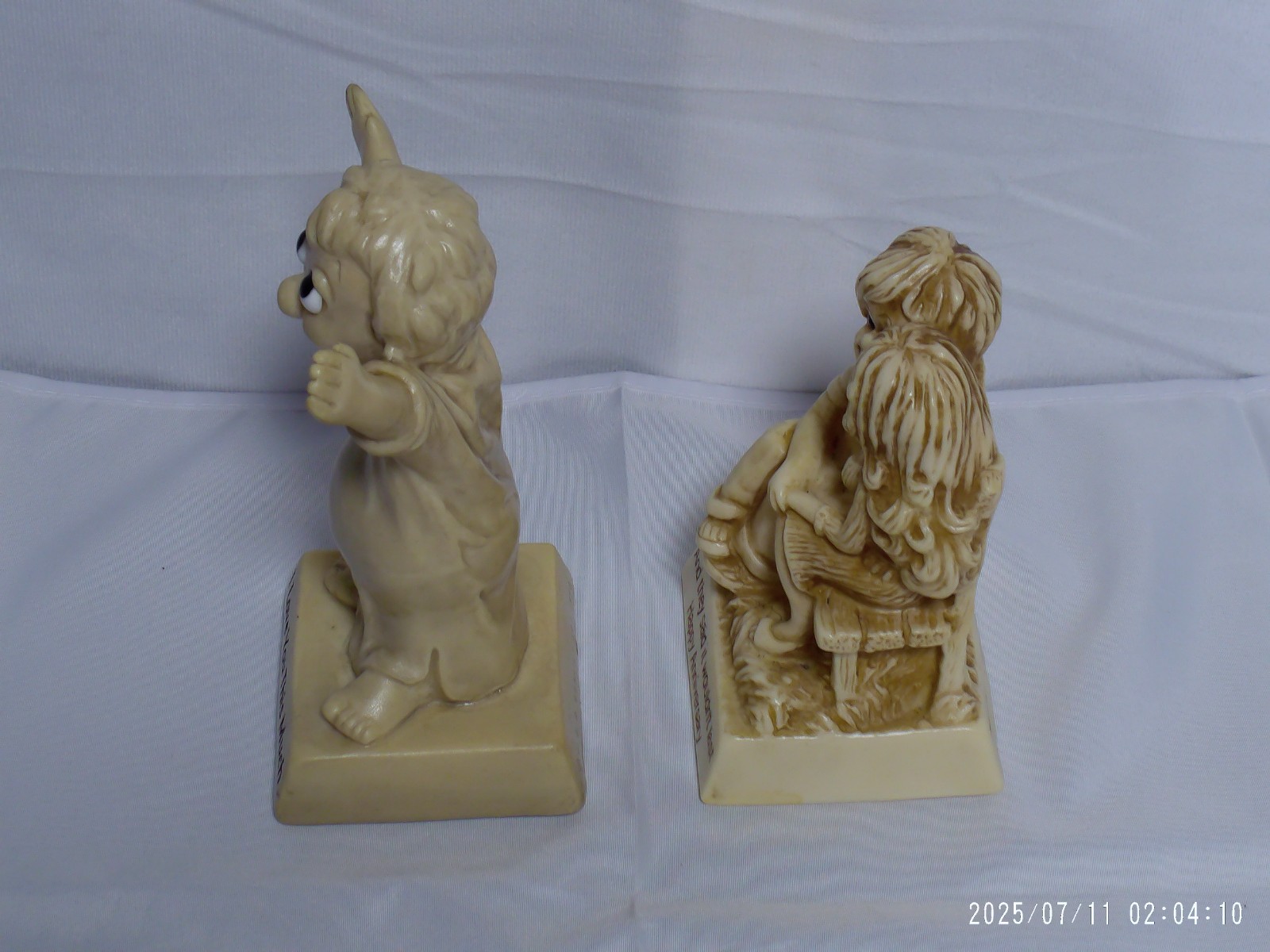 “Pre-Owned” Vtg. Lot of 2 1970’s Russ Berrie & Co. Figurine Statues See Descript