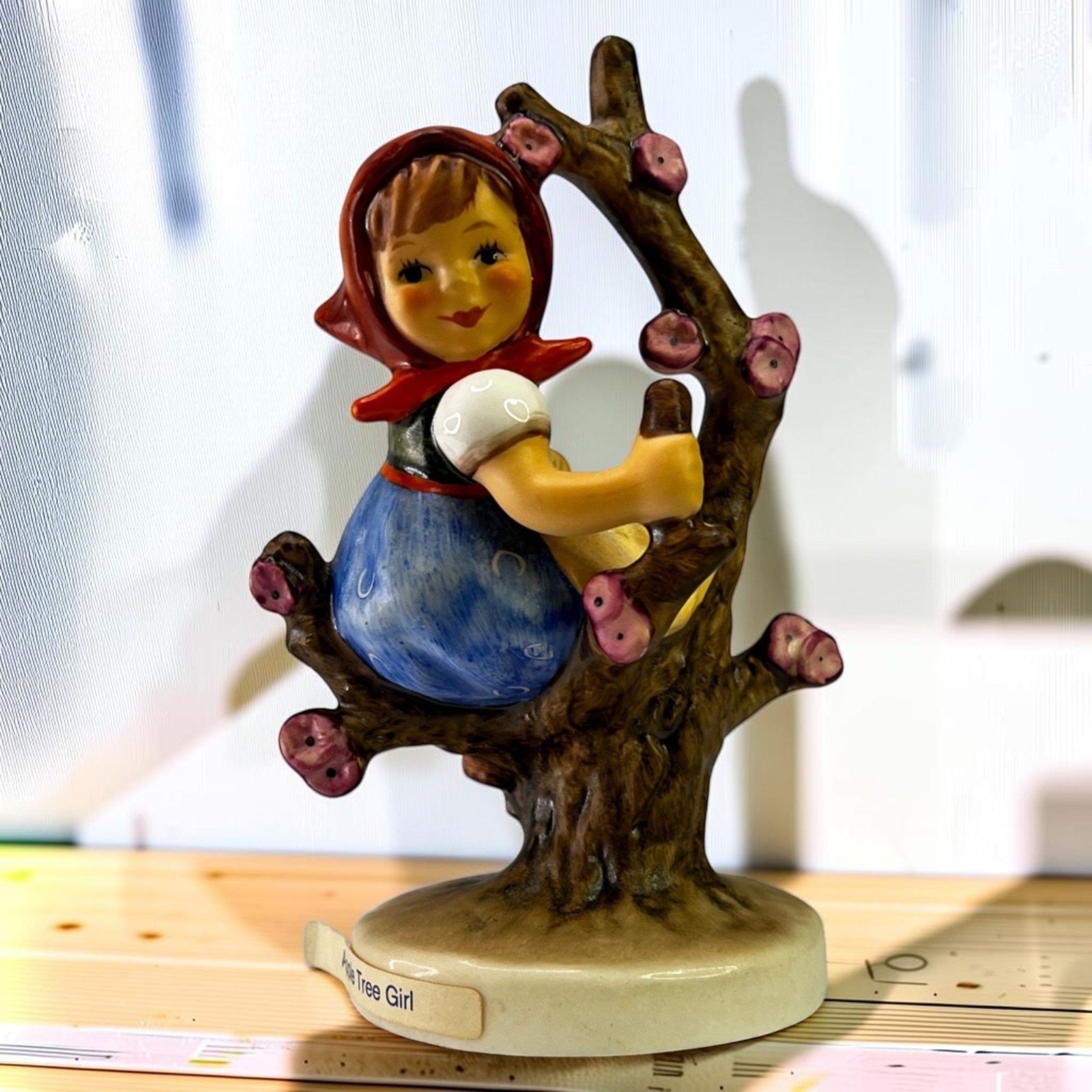 Goebel Hummel 4″ Apple Tree Girl Vintage Figurine 141 3/0 Collectible From 1984