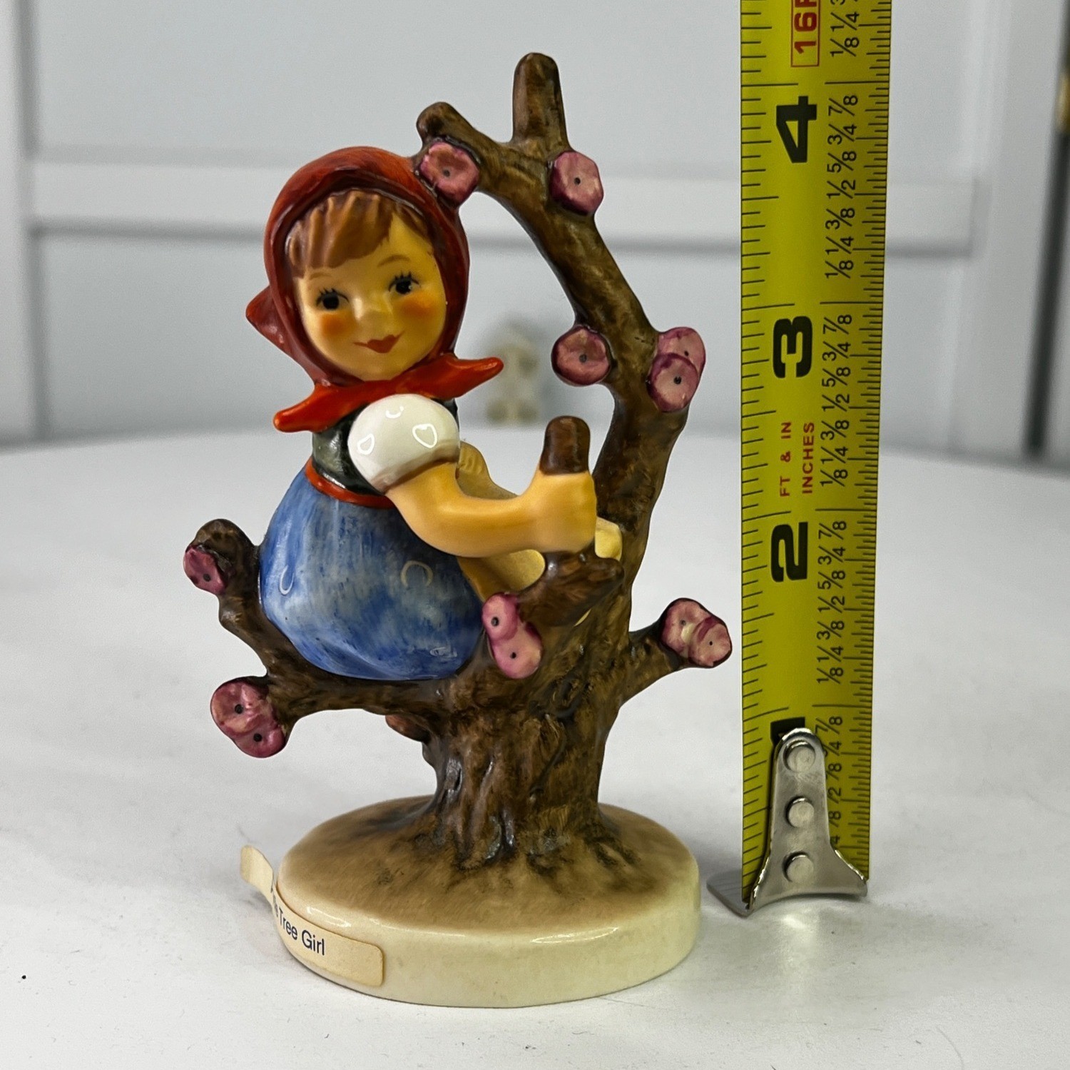 Goebel Hummel 4″ Apple Tree Girl Vintage Figurine 141 3/0 Collectible From 1984