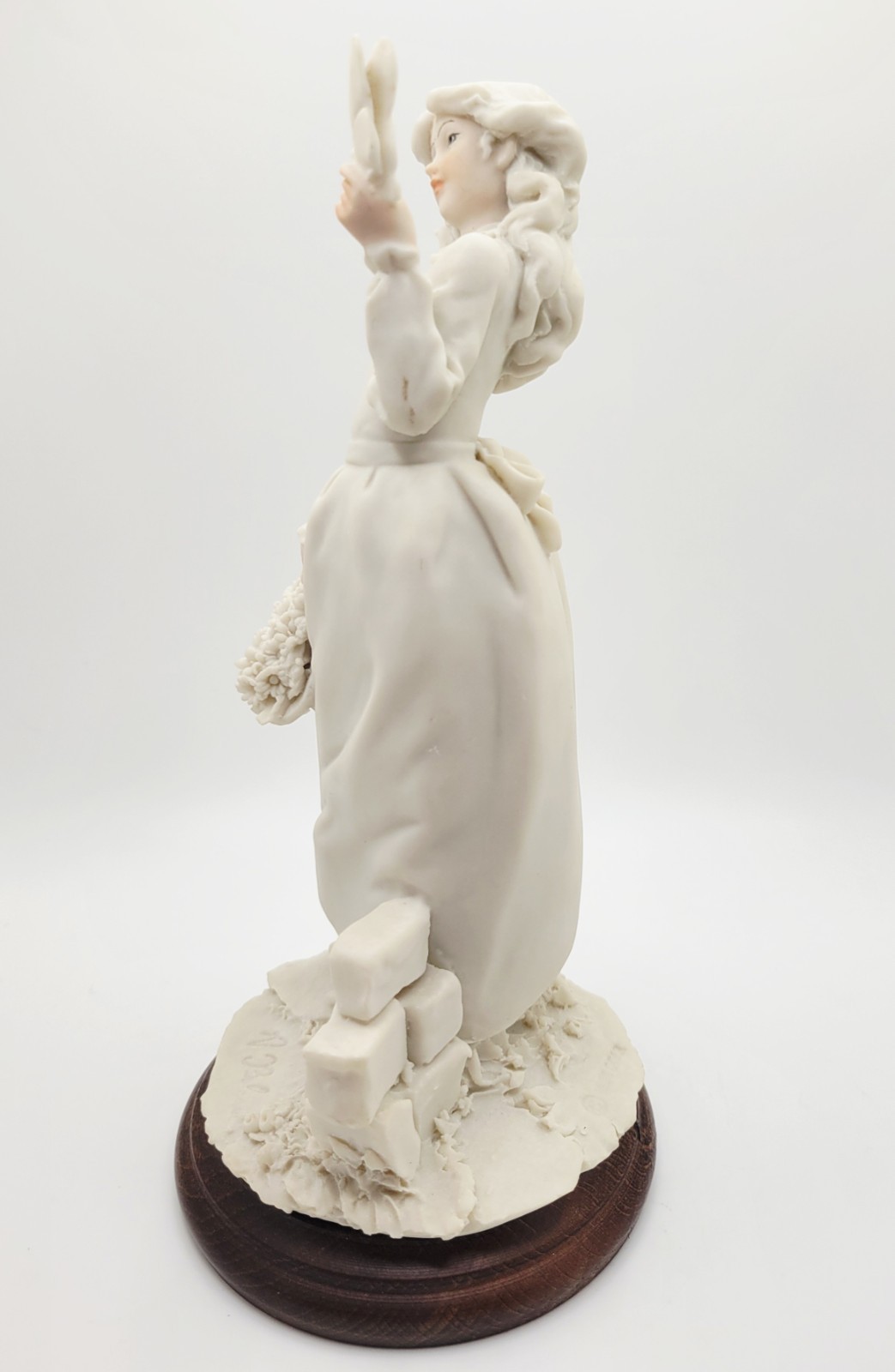 VTG 1986 Italian Signed Auro Belcari for DEAR Studio Figurine of Woman, Flowers,