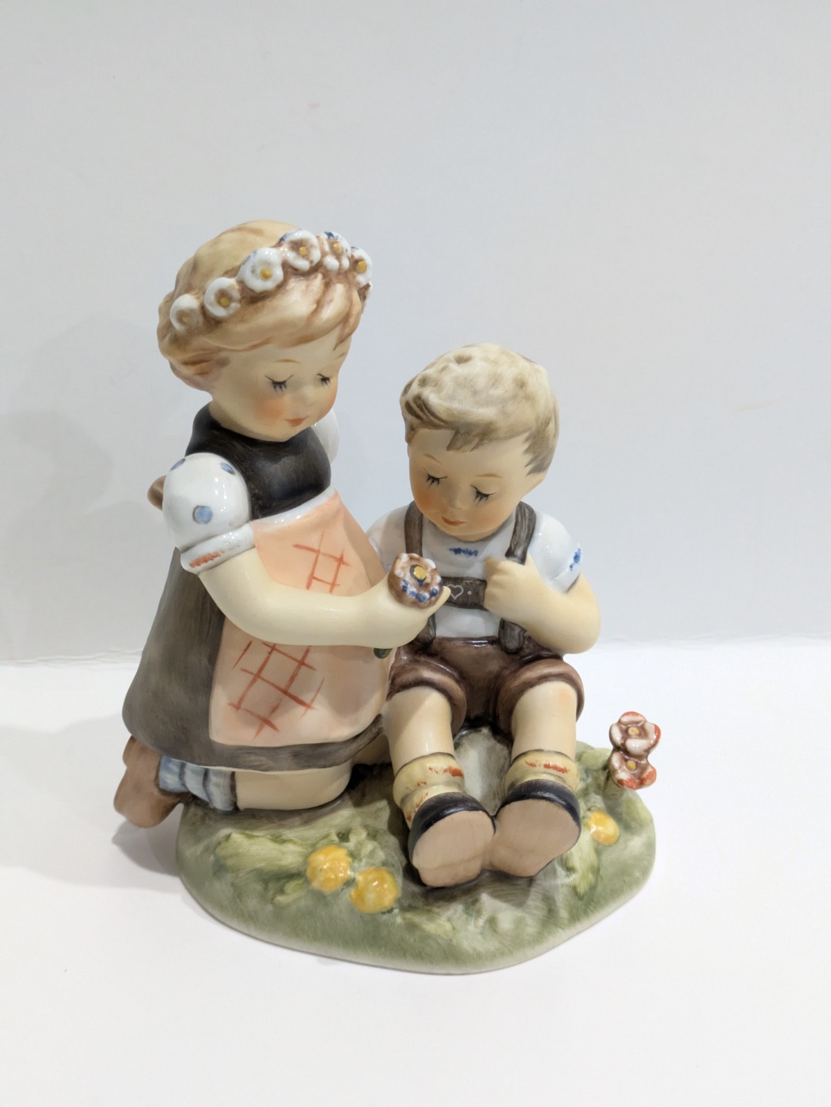 GOEBEL HUMMEL FIGURINE – Blumenkinder #914 First Issue 2007 Boy Girl Flower