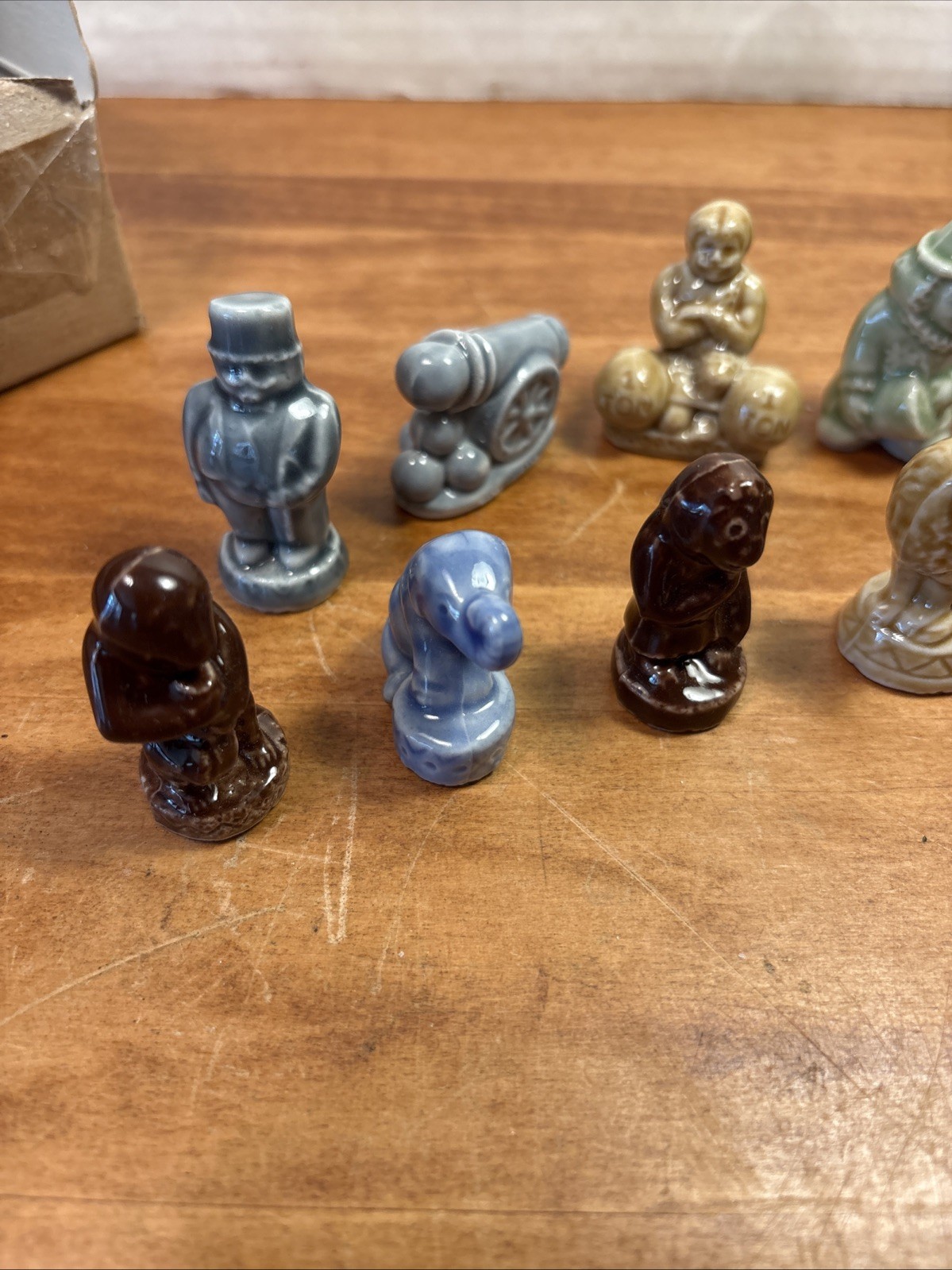 WADE CIRCUS SERIES SET OF 15 MONKEY, POODLE, & 10 Endangered Species Complete