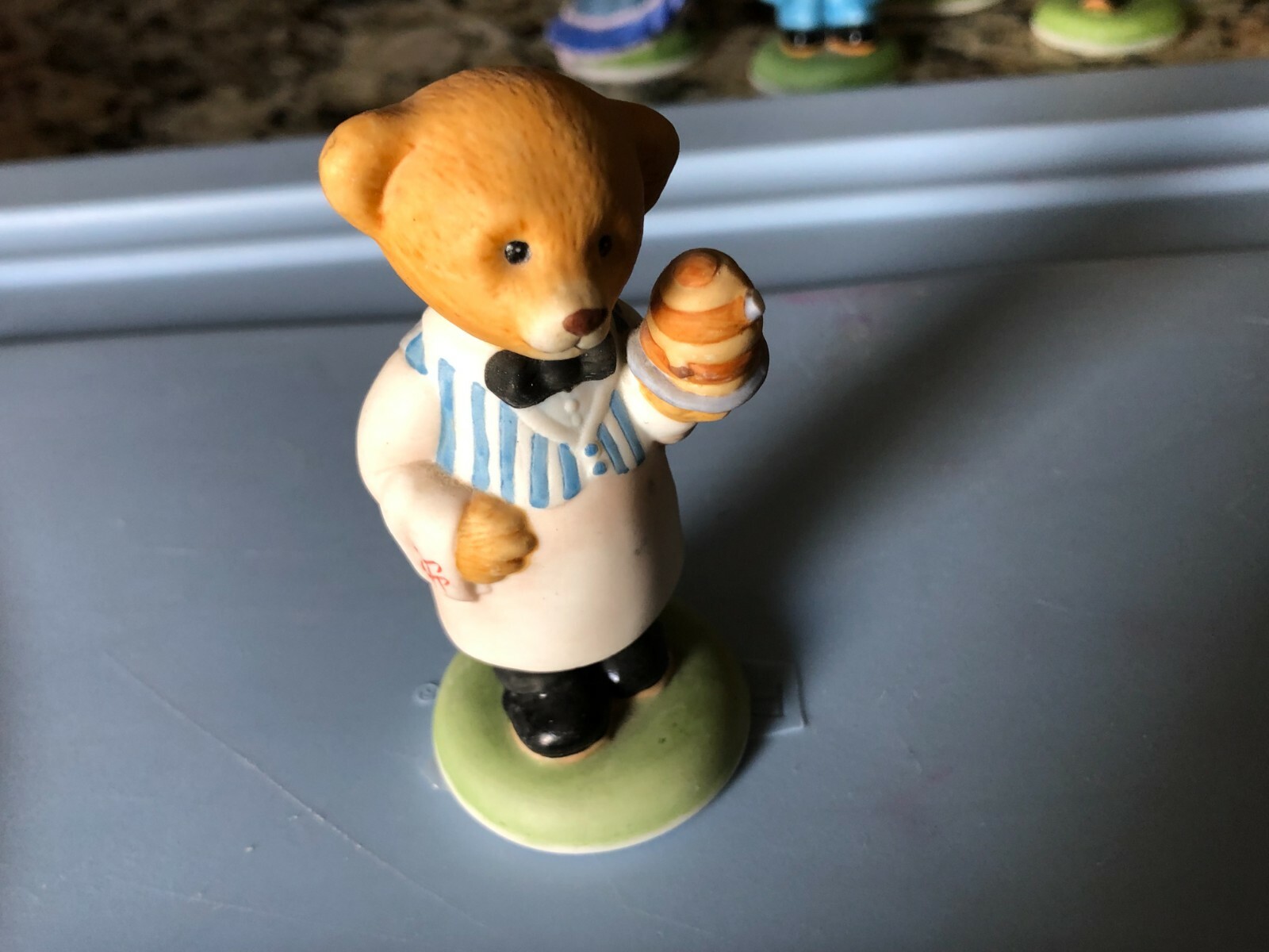 1986 FRANKLIN MINT HOTEL TEDDINGTON PORCELAIN BEAR William FIGURINE