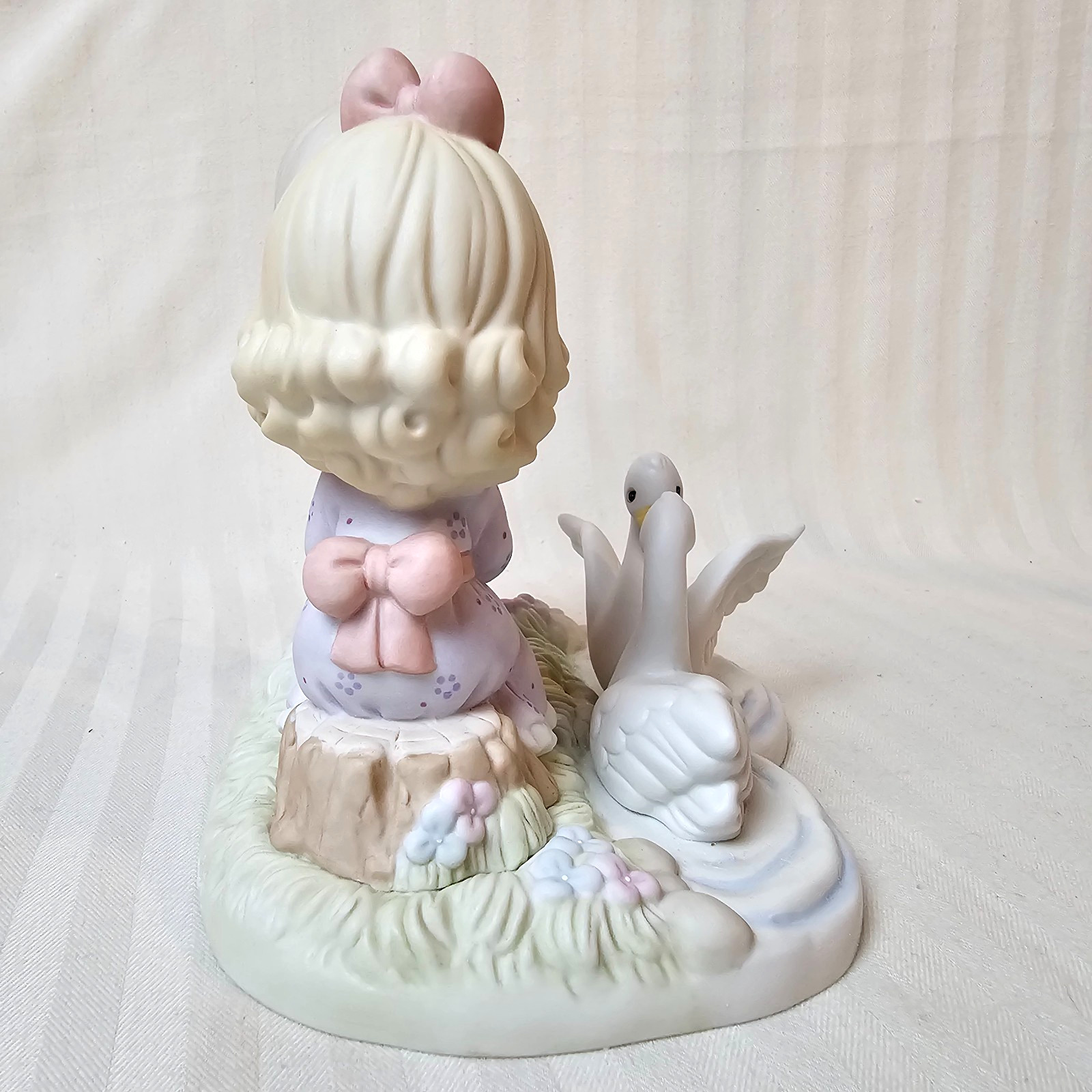Precious Moments ‘Your Love Gives Me Wings’ 2006 Swans Lake Pond Couple 610070