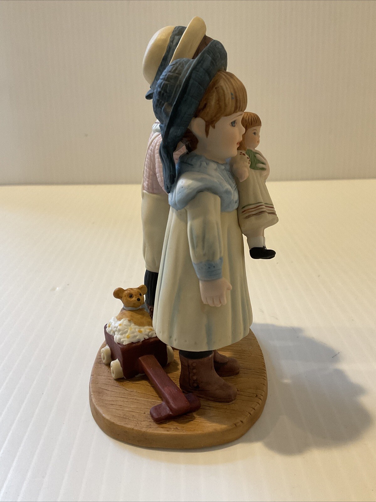 Vintage Jan Hagara 5.5 In Figurine “SHARICE AND PARRY” 1982 Limited Edition box