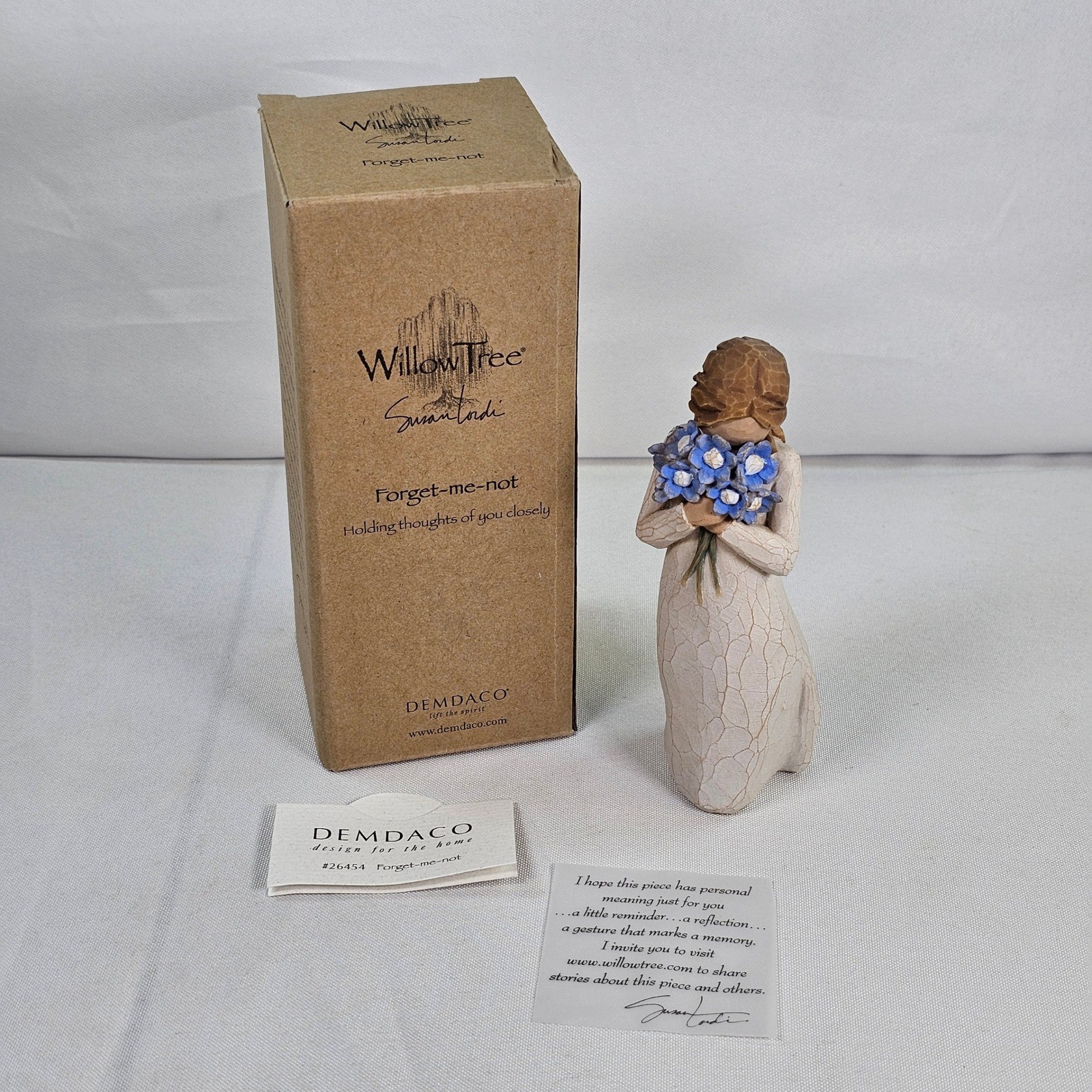 New Willow Tree Forget-me-not Figurine Susan Lordi Demdaco 26454 Blue Flowers