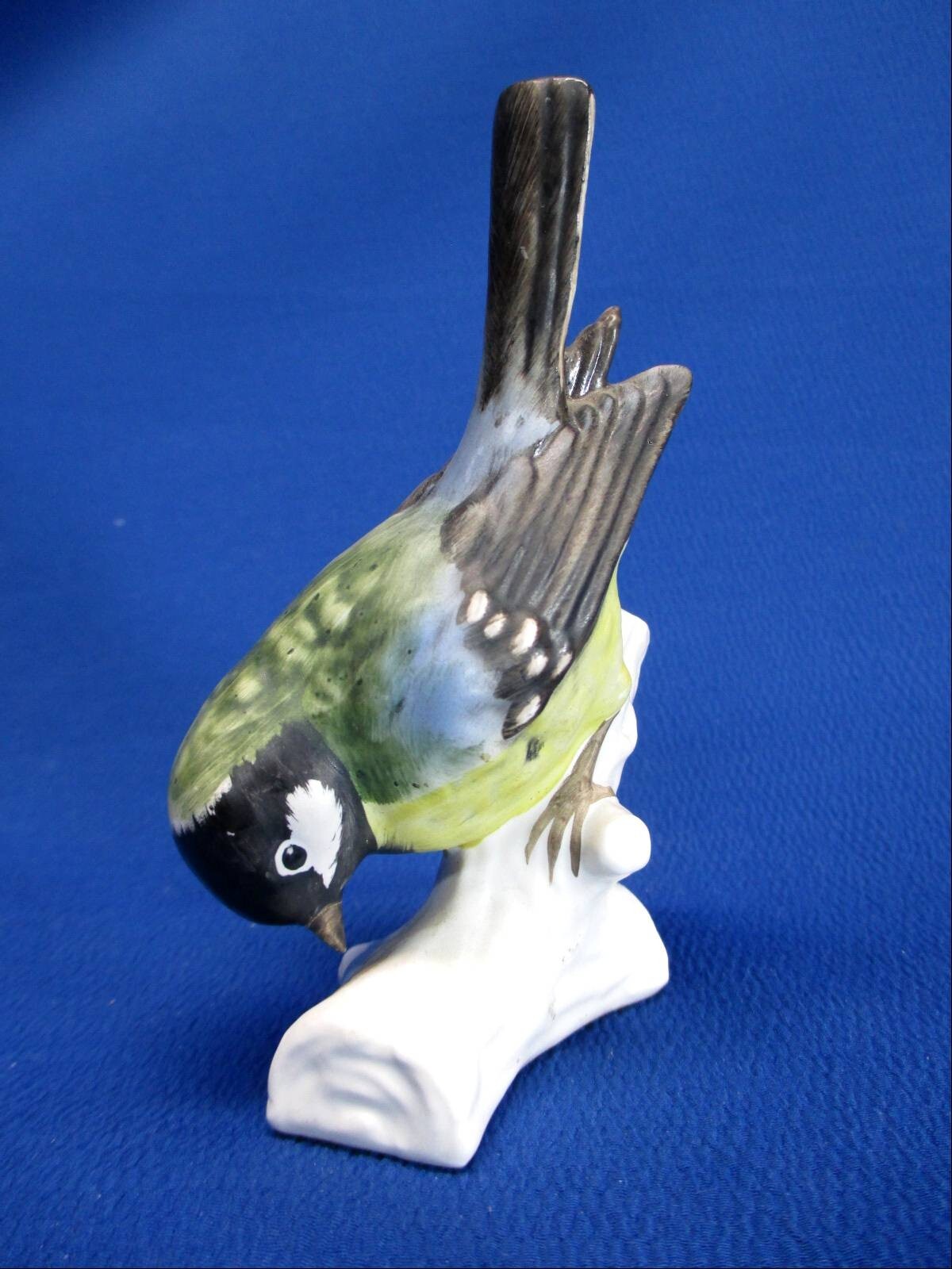 GOEBEL W. GERMANY GRAY, GREEN & BLUE BIRD FIGURINE V & BEE GOEBEL MARKED