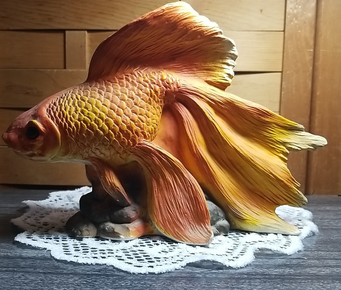 Vintage Koi Goldfish Orange Universal Statuary 819 Chalkware 1994