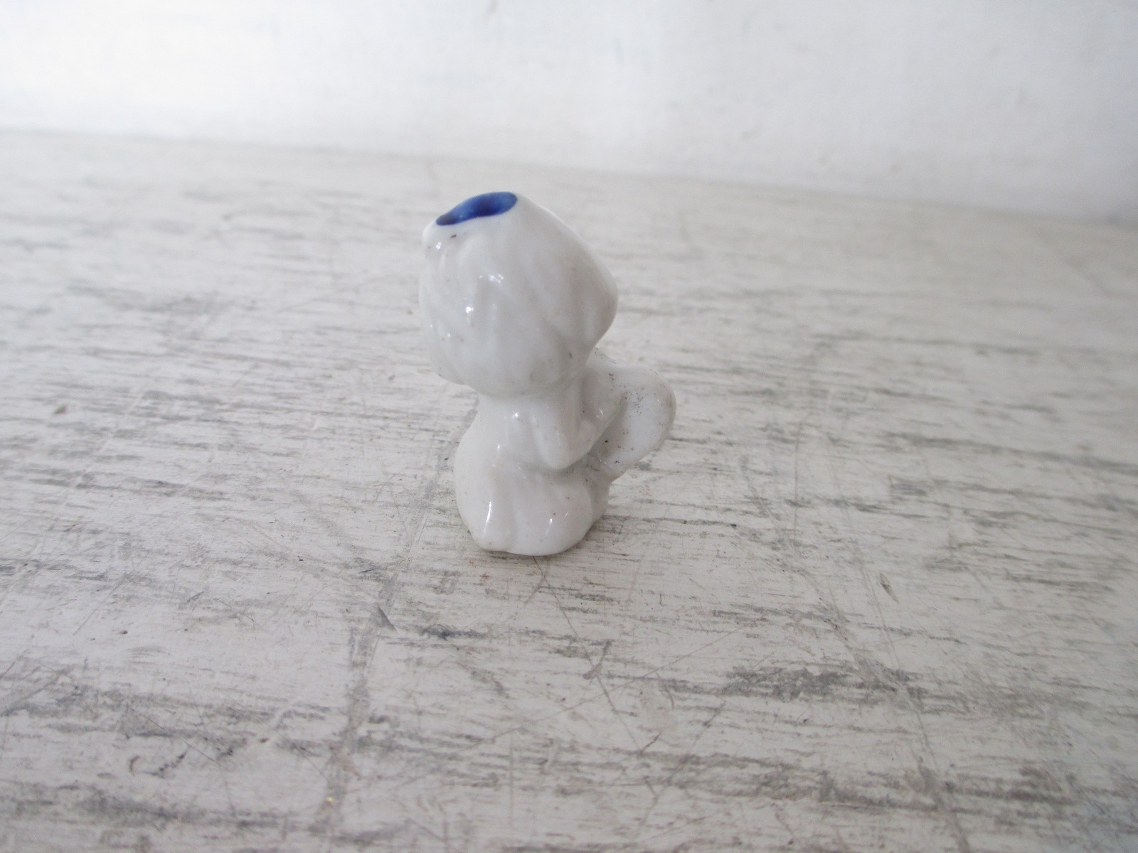Vintage Miniature Bone China White Dog Holding Red Heart Figurine 1 – 3/8″