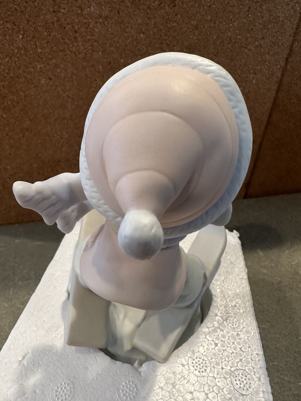Precious Moments Figurine “It’s So Uplifting To Have A Friend Like You” #524905