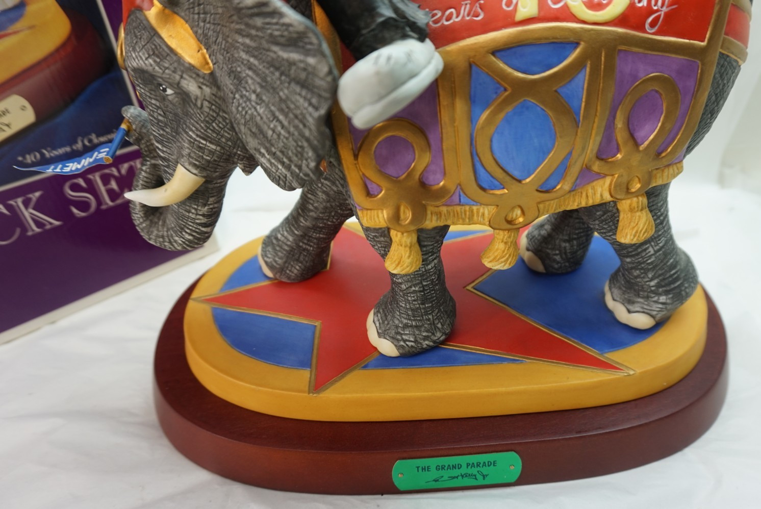 EMMETT KELLY JR FIGURINE GRAND PARADE ELEPHANT LTD ED COA 550/1500 MIB 13in TALL
