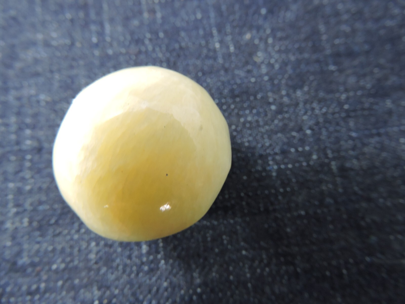 Onyx set of 3 mushrooms different shades 1 .25 in tall