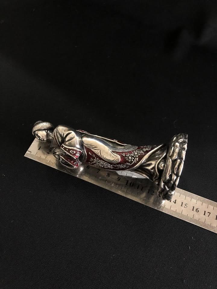 Elegant Italian 925 Silver Figurine with Rare Artistic Detail