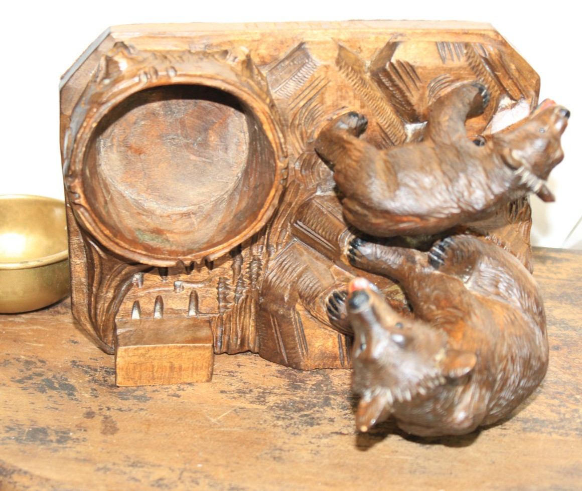Vintage BLACK FOREST Mother BEAR and cub CARVED WOOD ASHTRAY Wengen 7″x5″x5″