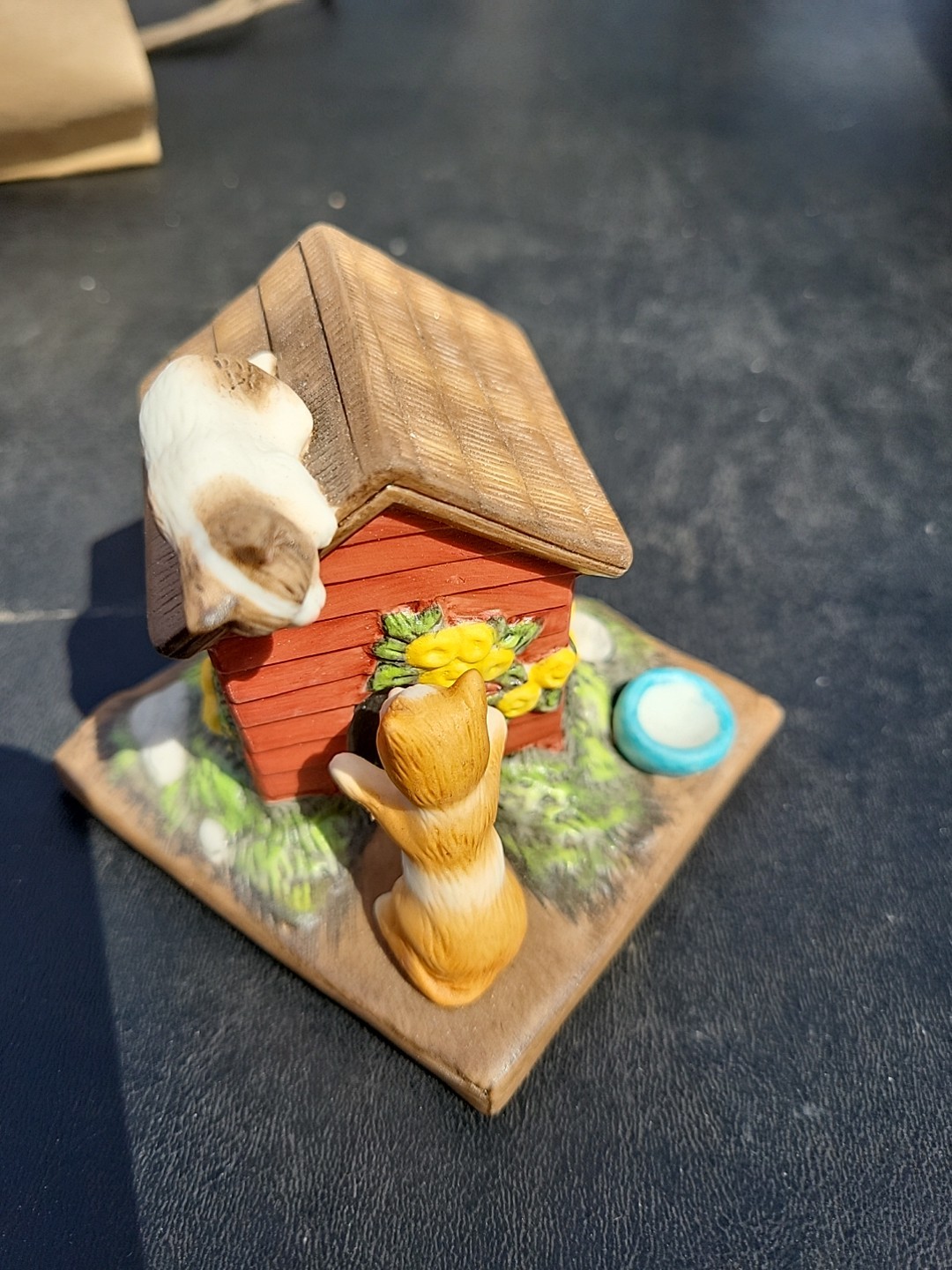 Vintage 1987 Danbury Mint Porcelain Cute Cats- House Guests- Taiwan ~ 3.0″ T