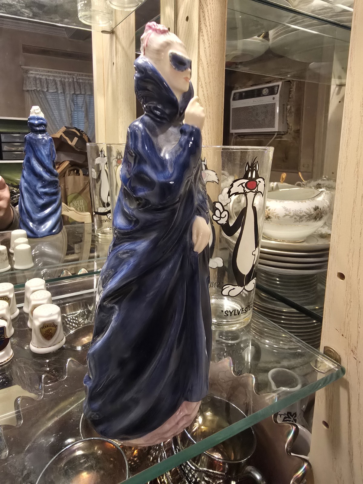 Royal Doulton Masque HN 2564 Bone China Figurine Women Blue Pink 1972