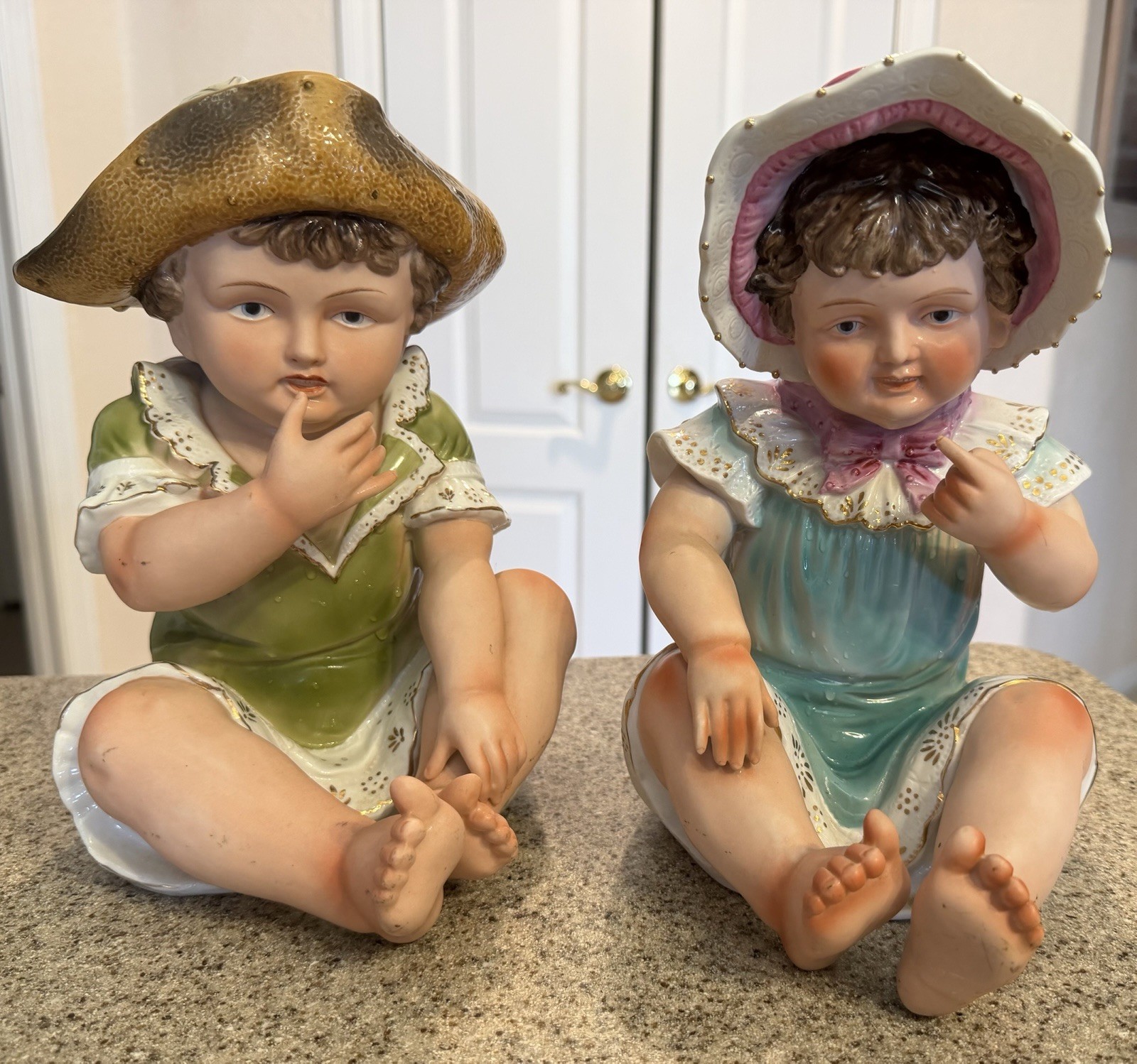 Vtg 50s Piano Babies Baby Pair Boy Girl Bonnet Porcelain Figurines Ardalt Japan