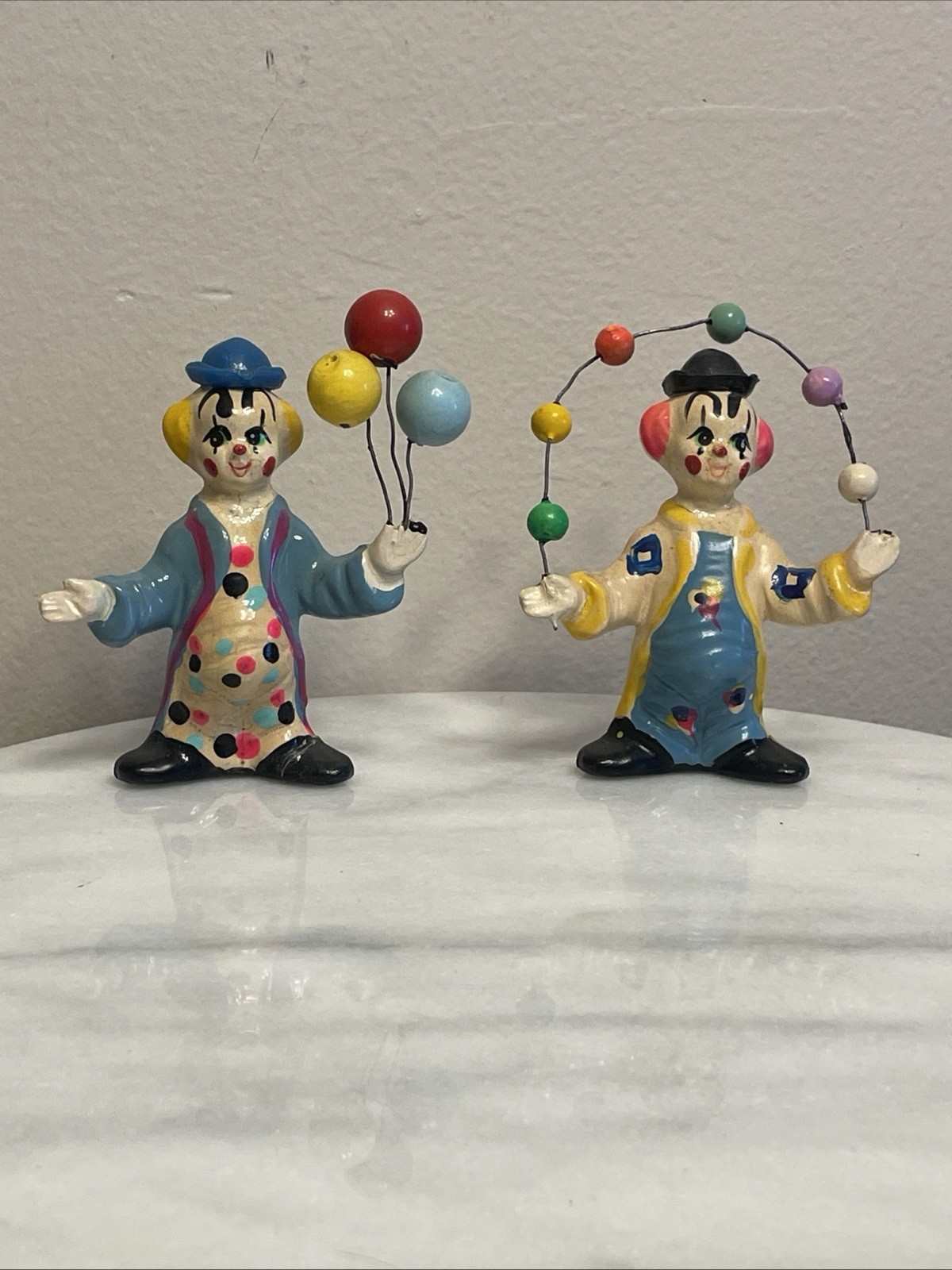 VTG Ceramic Circus Clown Pair Balls Juggling Balloons Figurines Display Set Rare