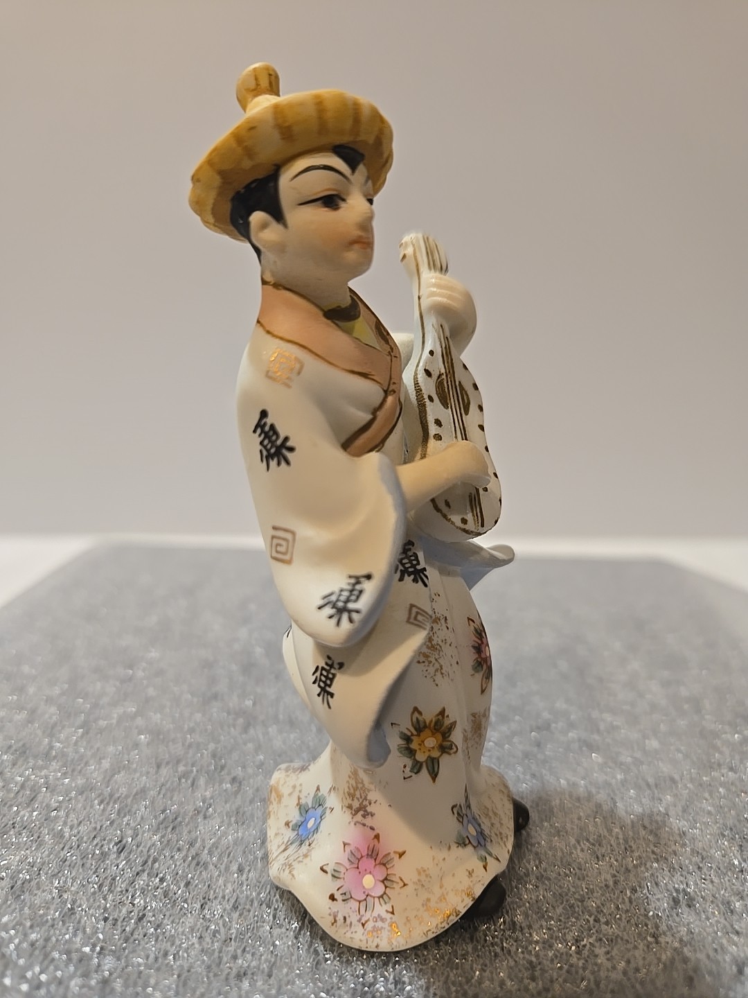 Vintage 4″ Lefton Japan Porcelain Figurine KW1701 w/ Original Sticker